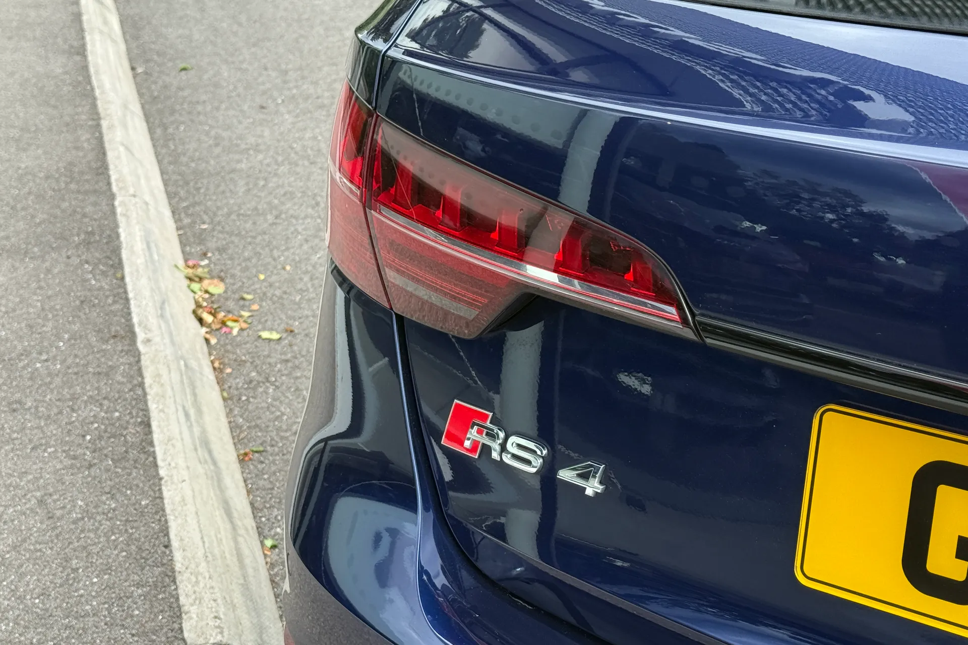 Audi RS4 thumbnail image number 27