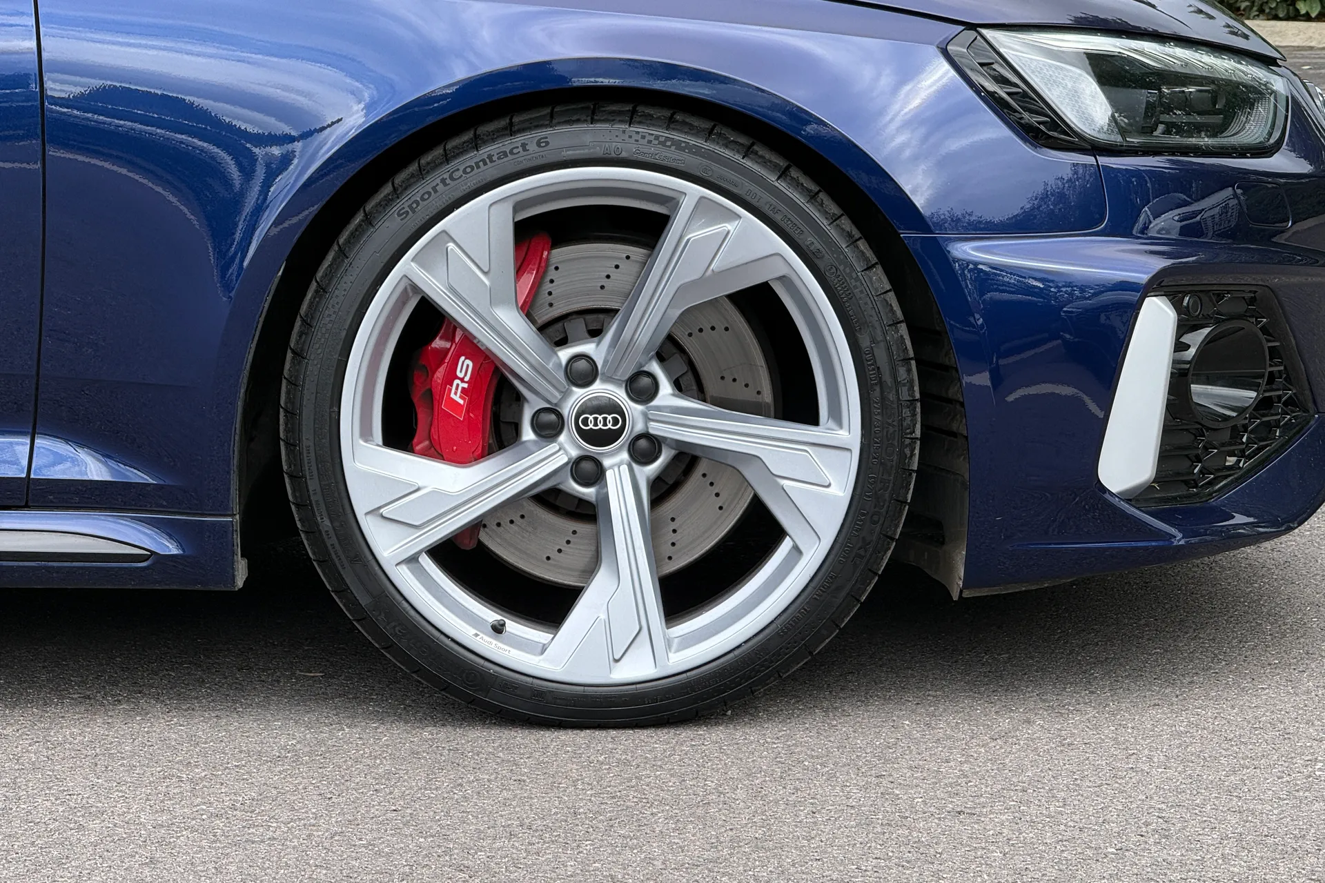 Audi RS4 thumbnail image number 10
