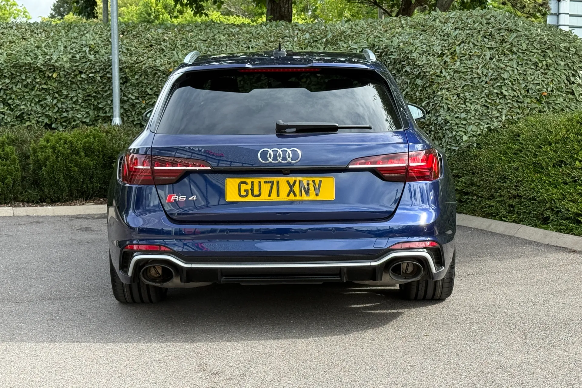 Audi RS4 thumbnail image number 25