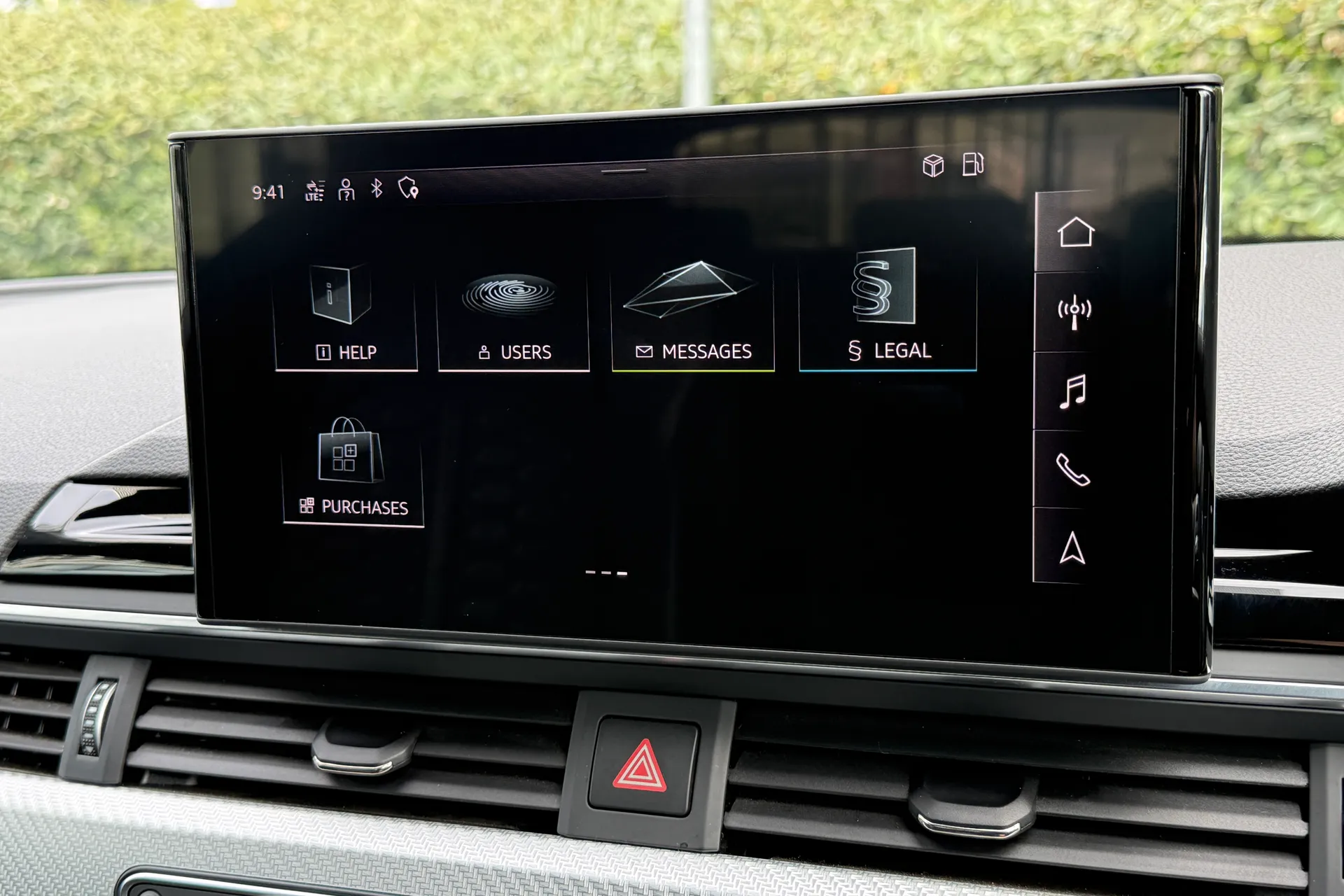 Audi RS4 thumbnail image number 35