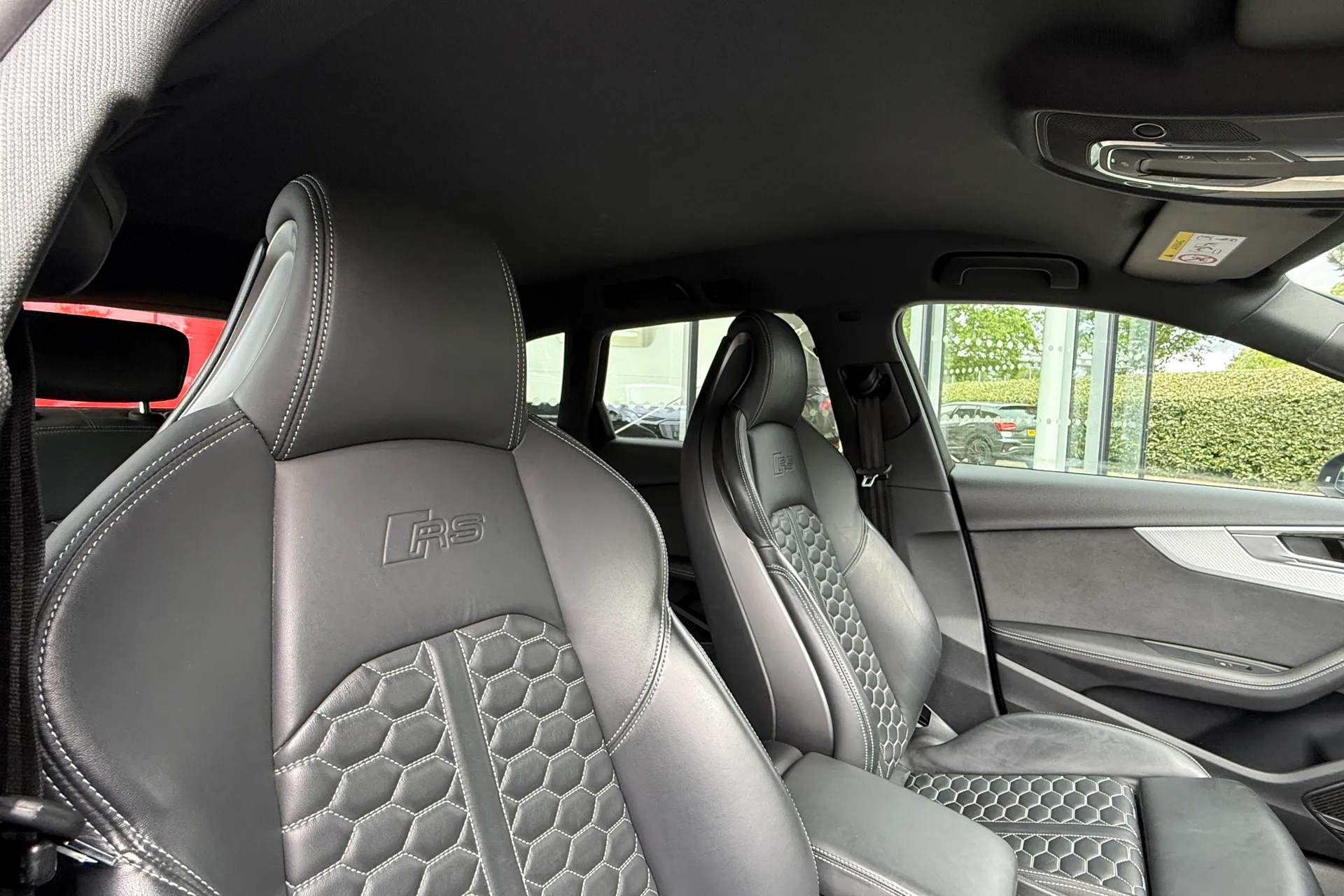 Audi RS4 thumbnail image number 33
