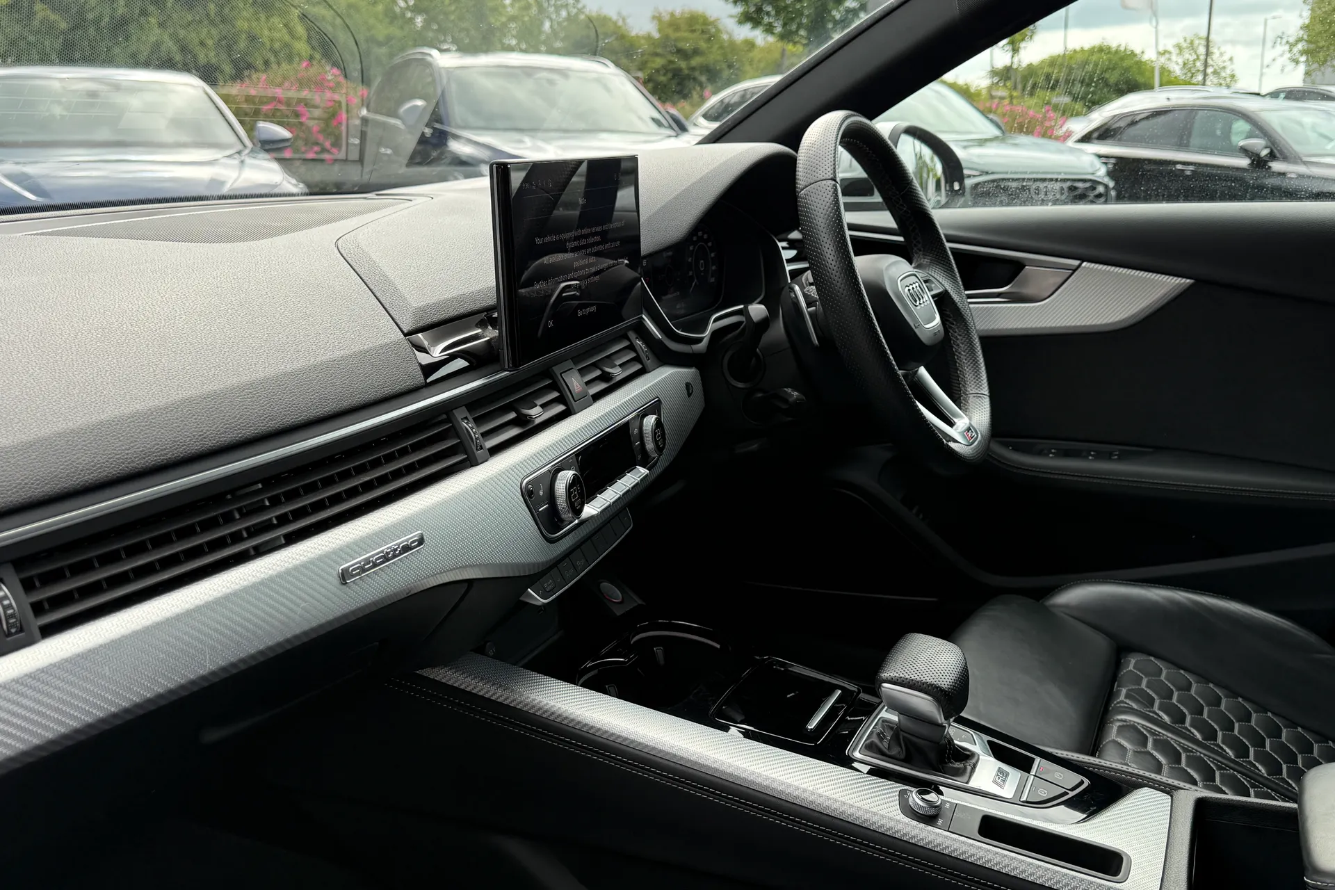 Audi RS4 thumbnail image number 17