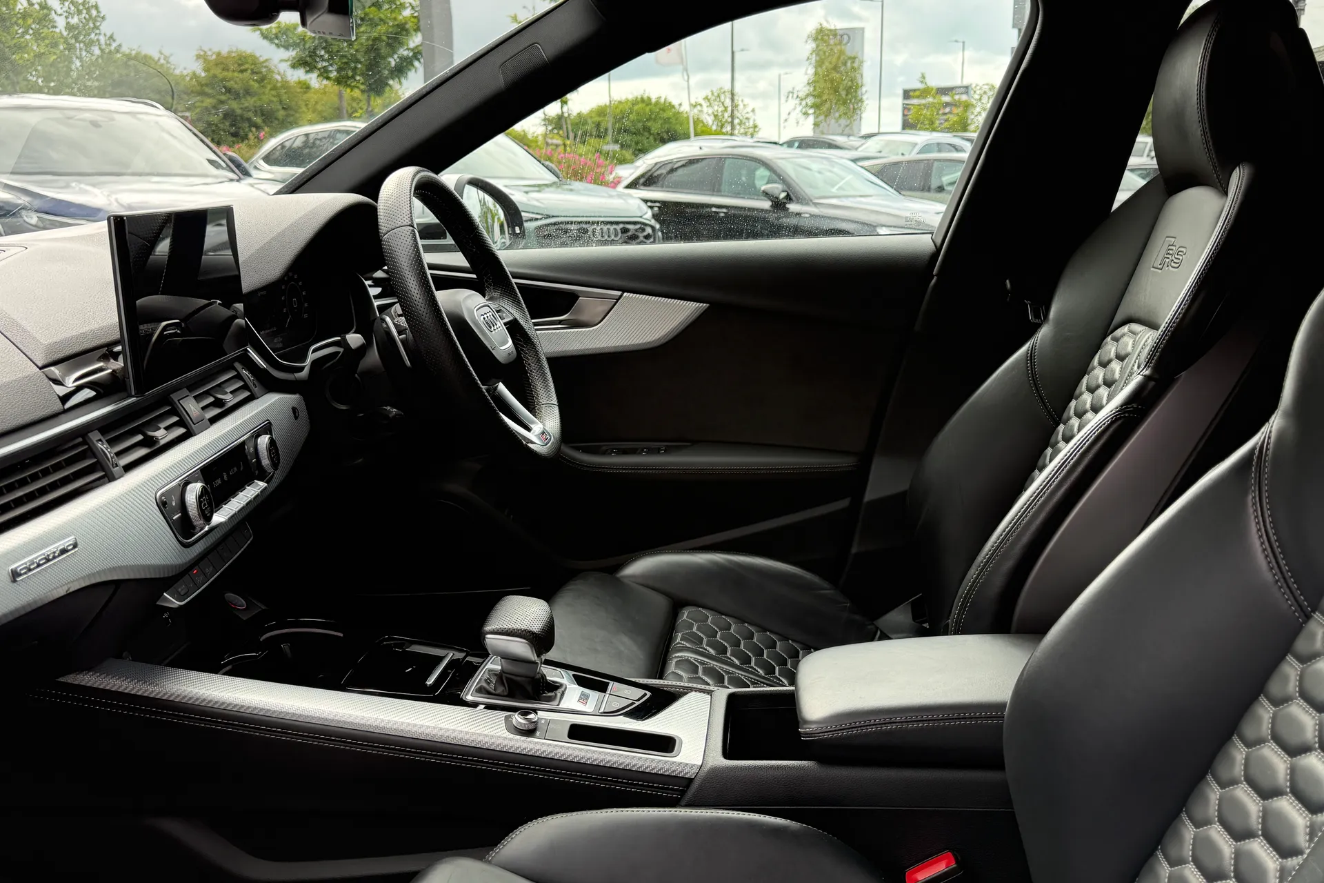 Audi RS4 thumbnail image number 46