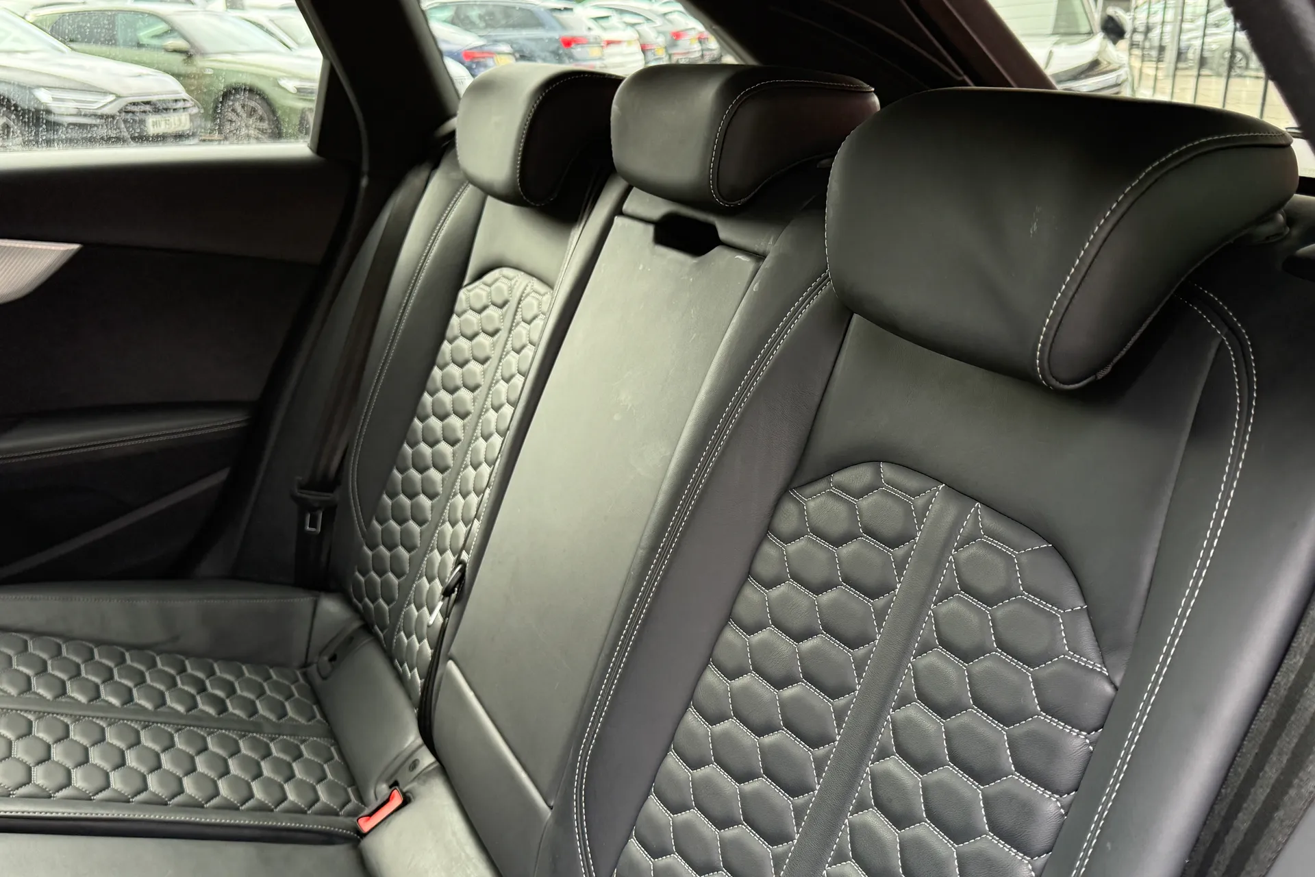 Audi RS4 thumbnail image number 47