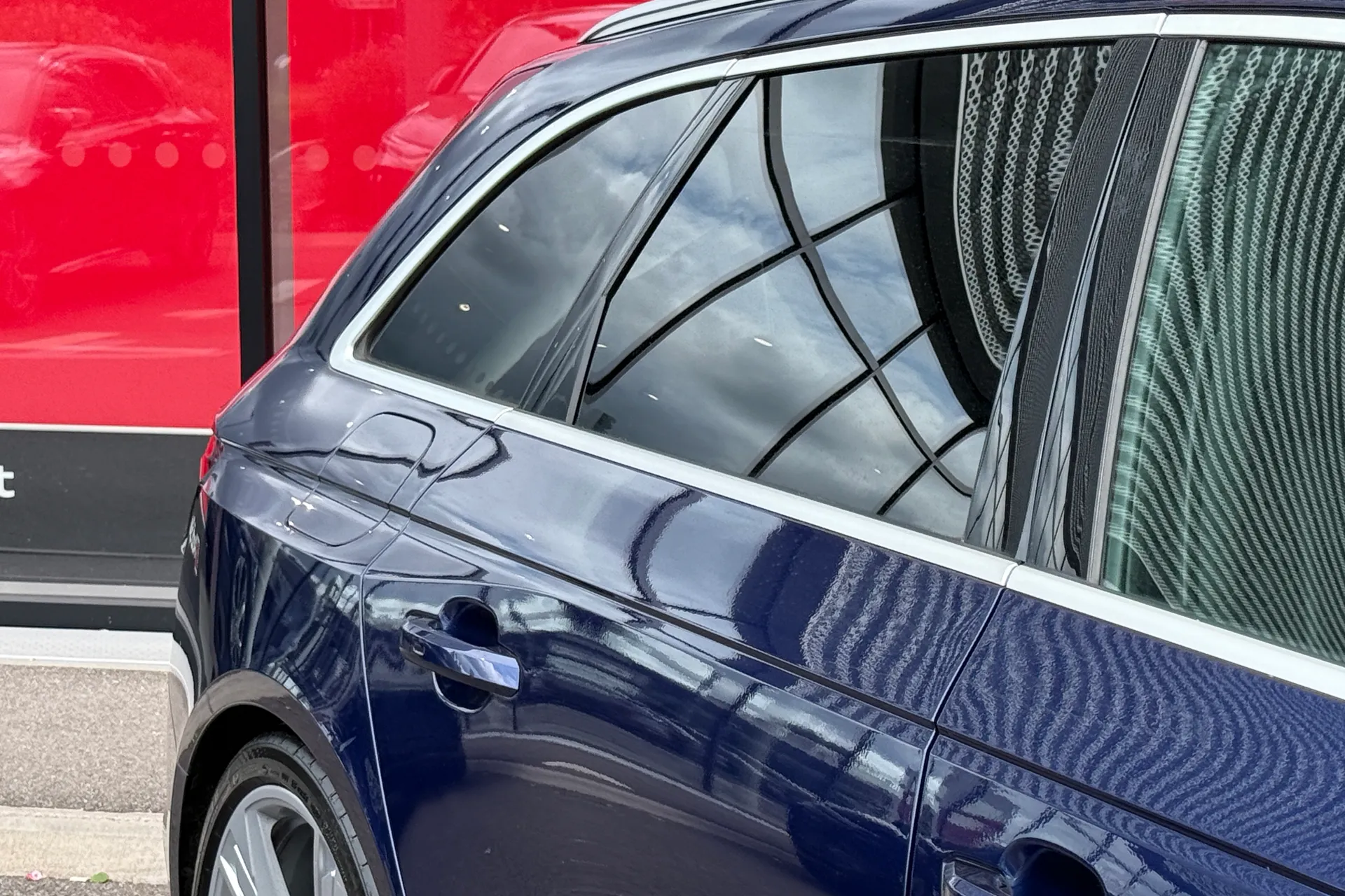 Audi RS4 thumbnail image number 21