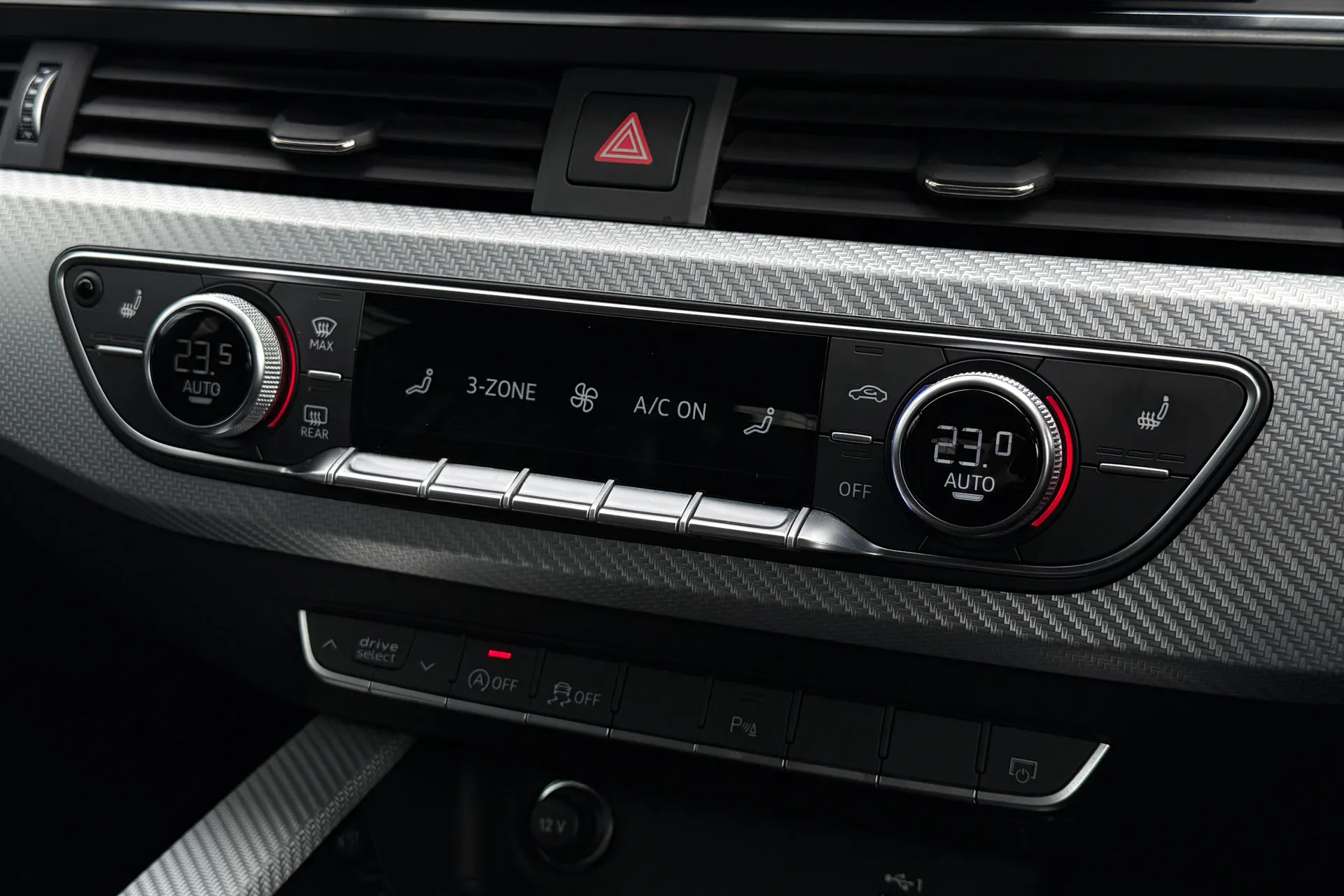 Audi RS4 thumbnail image number 38