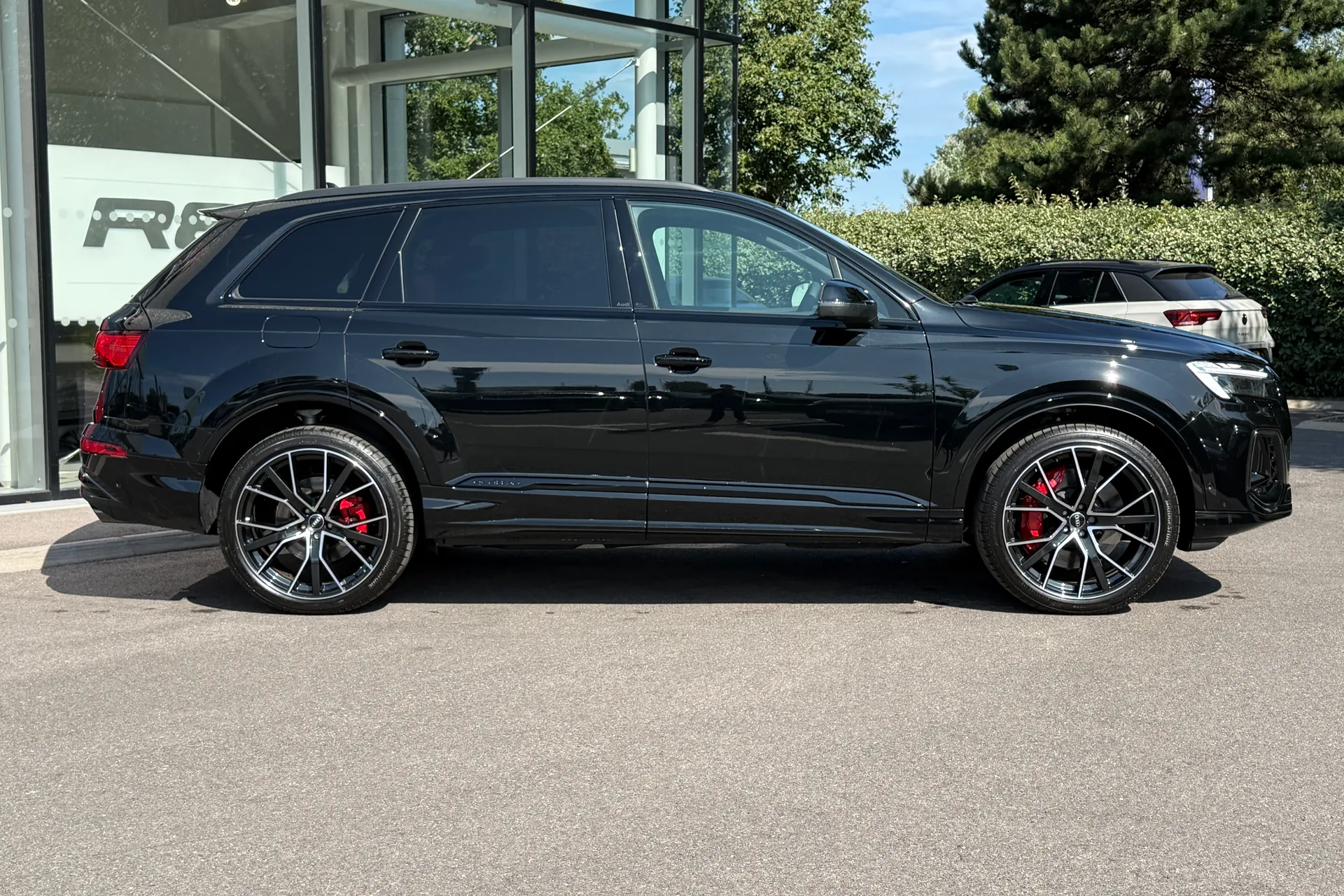 Audi Q7 thumbnail image number 2