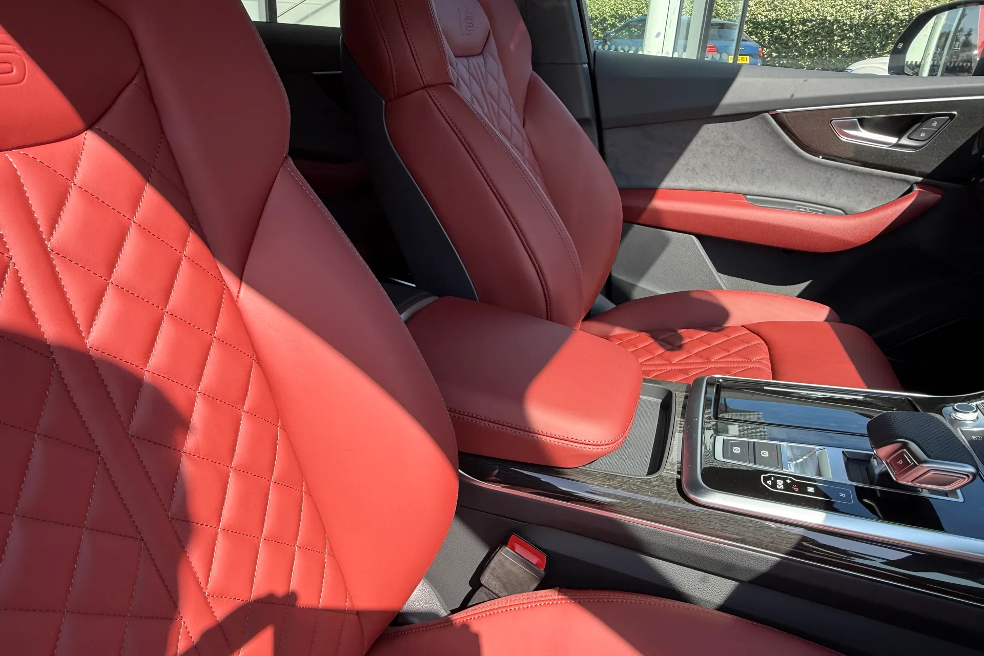 Audi Q7 thumbnail image number 18