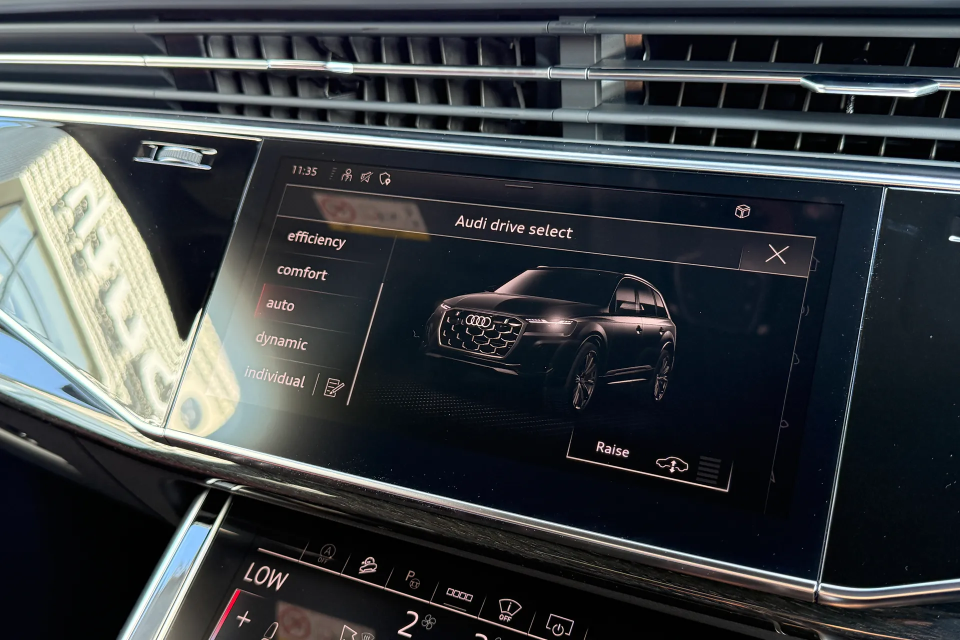 Audi Q7 thumbnail image number 31