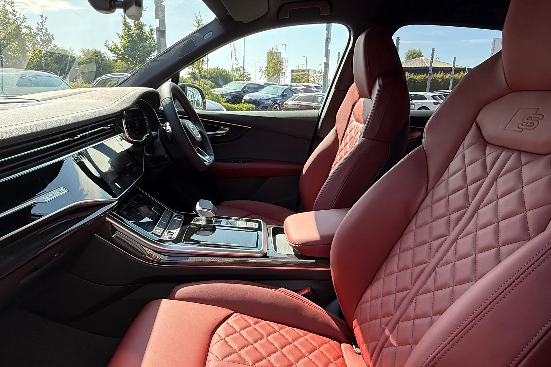 Audi Q7 thumbnail image number 32
