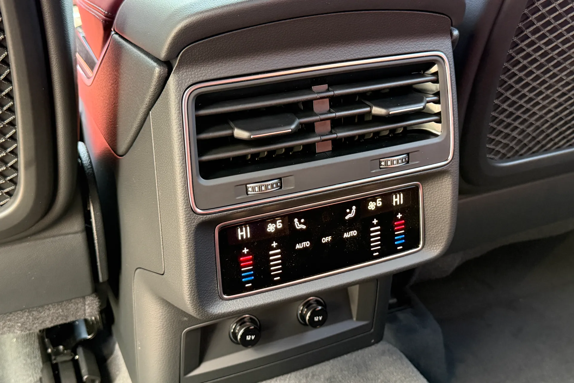 Audi Q7 thumbnail image number 35