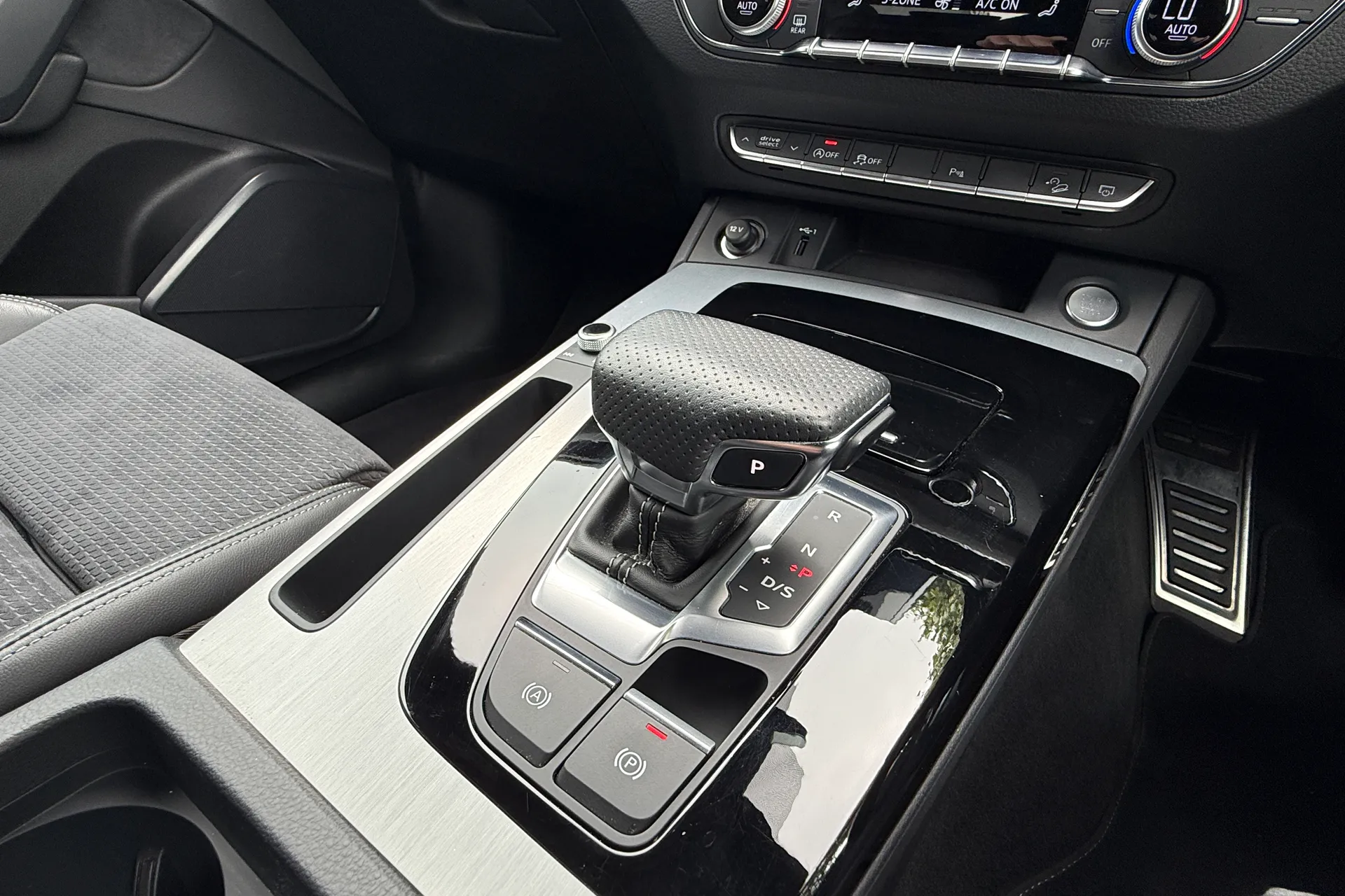 Audi Q5 thumbnail image number 31