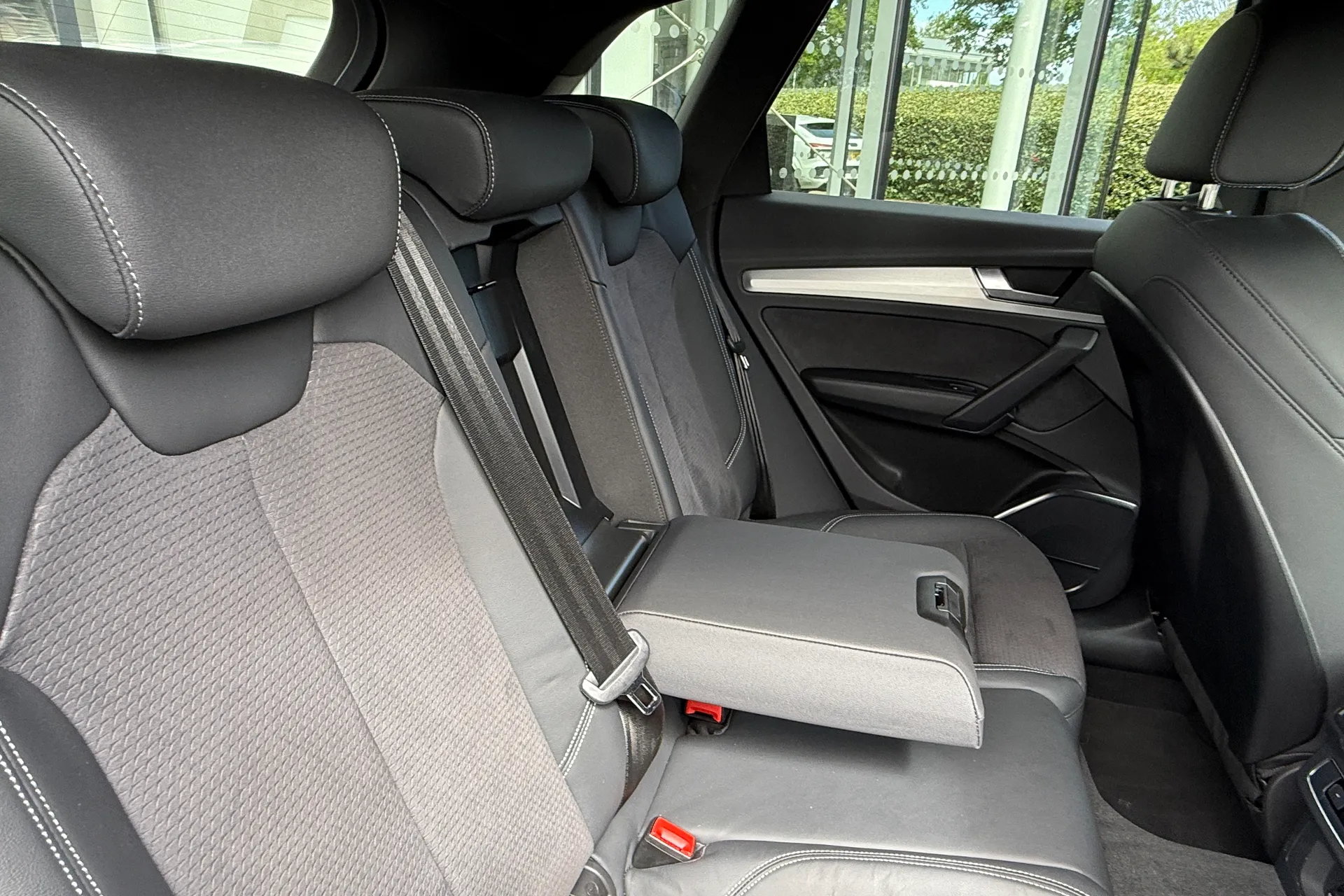Audi Q5 thumbnail image number 35