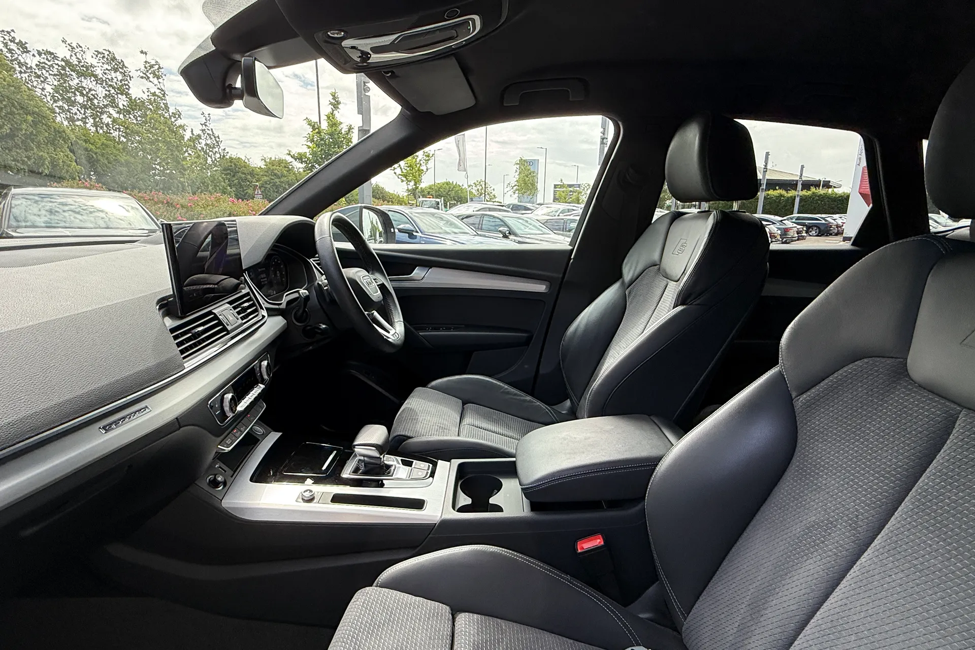 Audi Q5 thumbnail image number 38