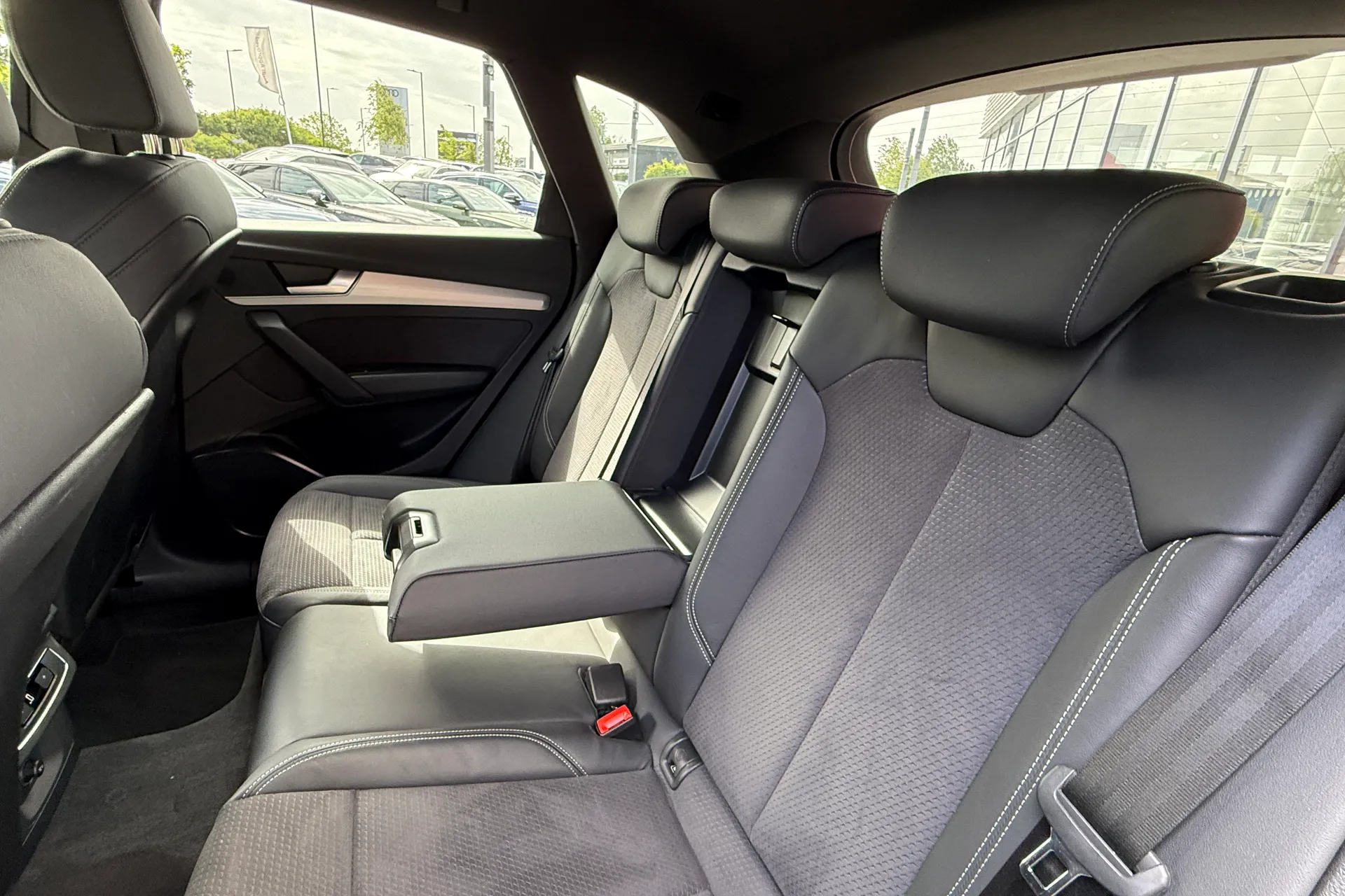 Audi Q5 thumbnail image number 42