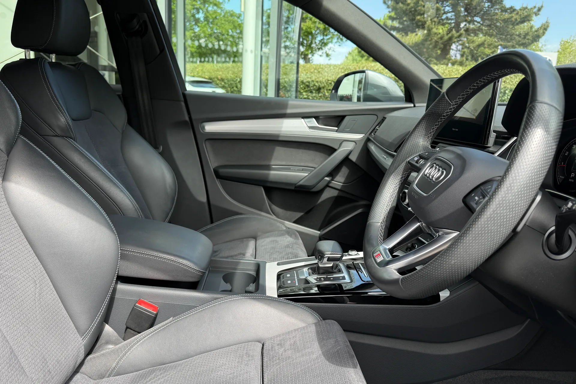 Audi Q5 thumbnail image number 25