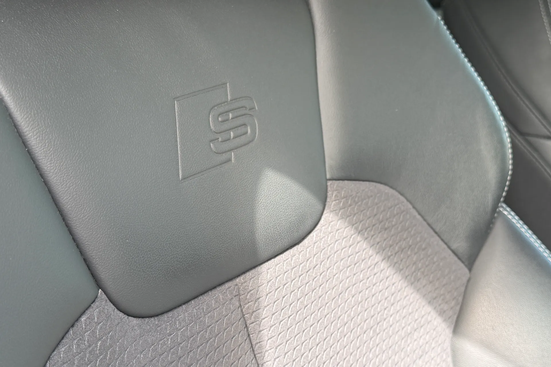 Audi Q5 thumbnail image number 28