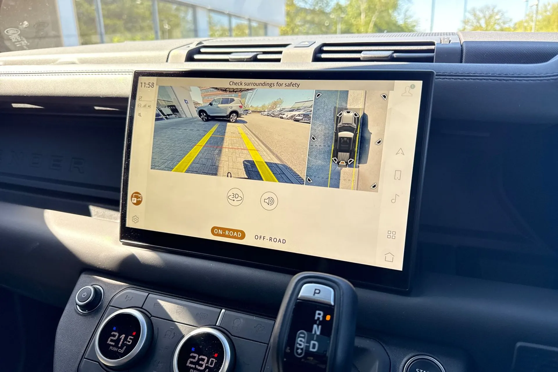 LAND ROVER DEFENDER thumbnail image number 4