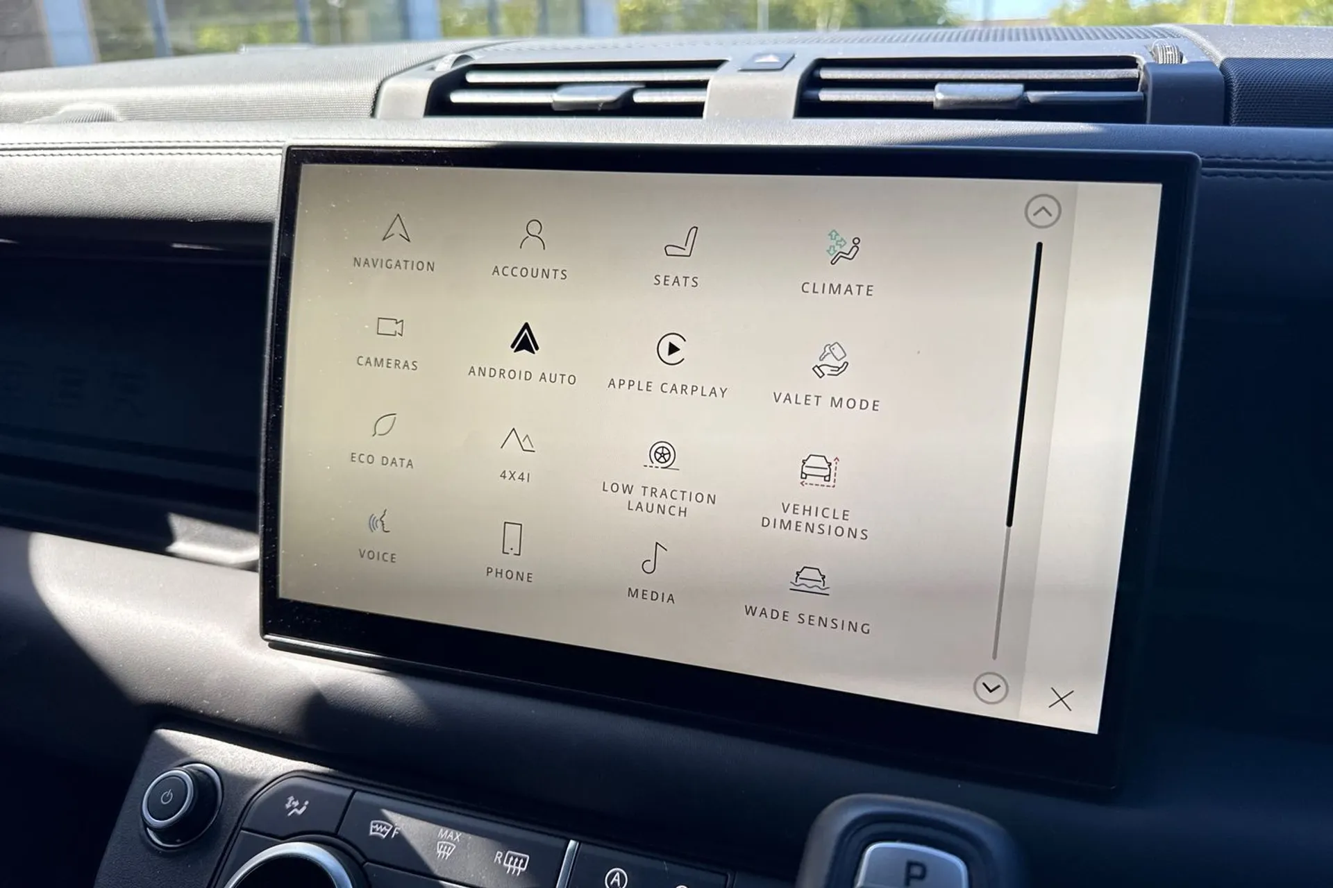 LAND ROVER DEFENDER thumbnail image number 38