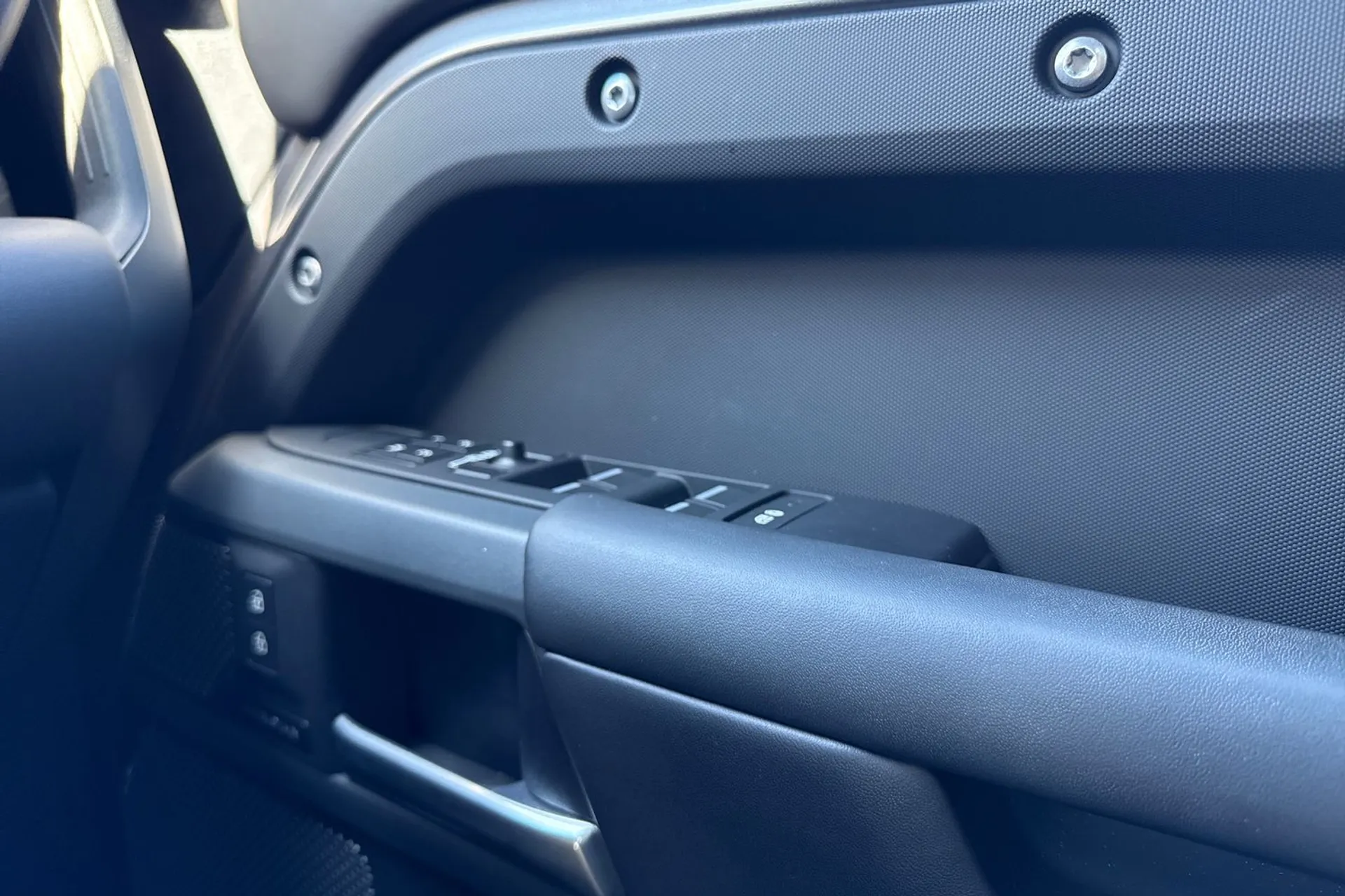 LAND ROVER DEFENDER thumbnail image number 41