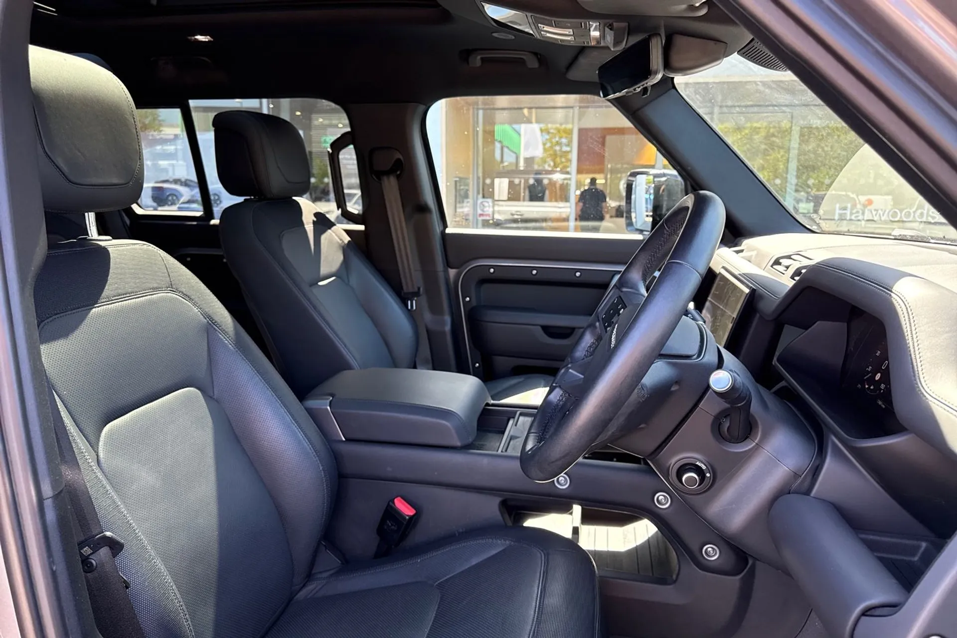 LAND ROVER DEFENDER thumbnail image number 26