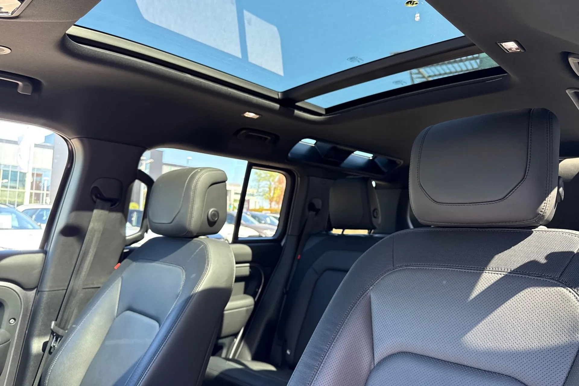 LAND ROVER DEFENDER thumbnail image number 29