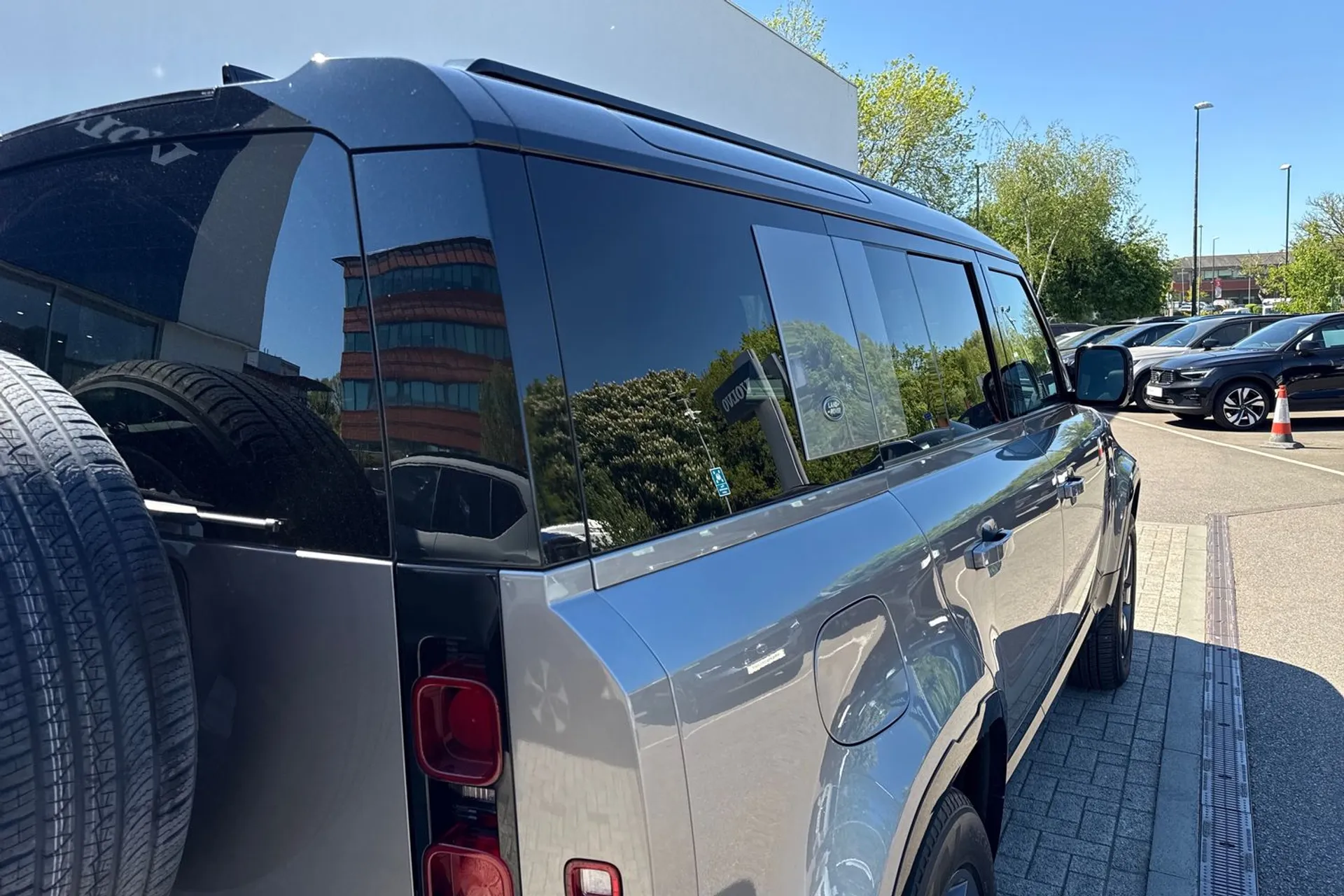 LAND ROVER DEFENDER thumbnail image number 15