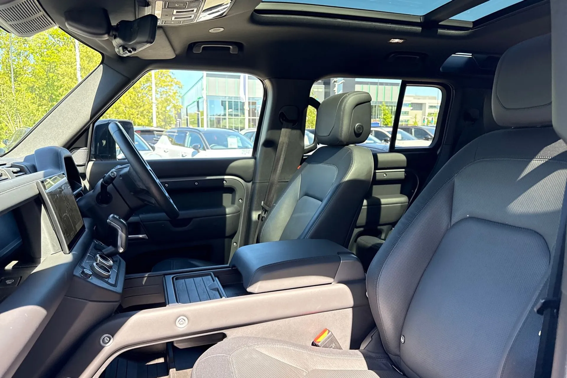 LAND ROVER DEFENDER thumbnail image number 28