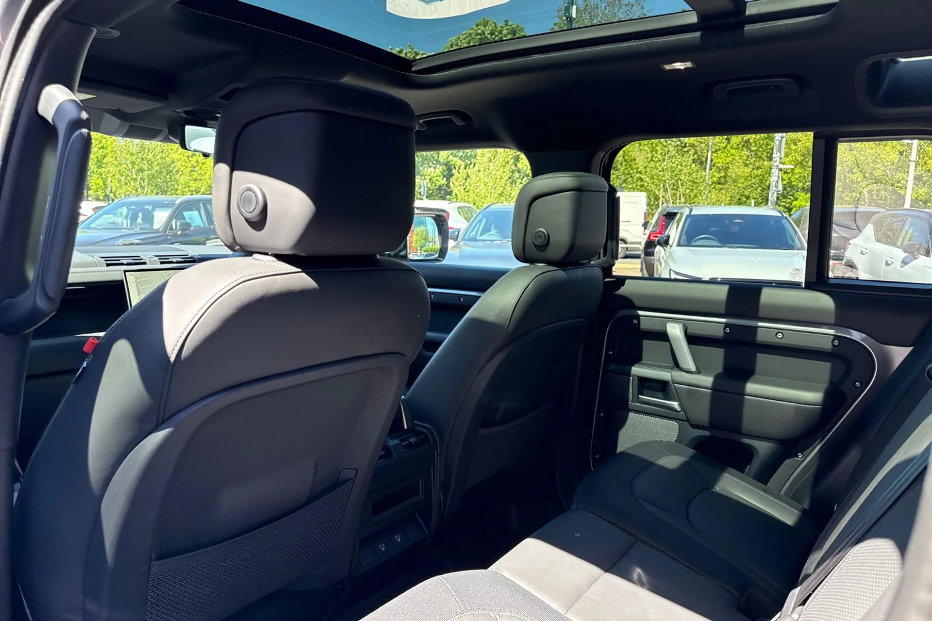 LAND ROVER DEFENDER thumbnail image number 31