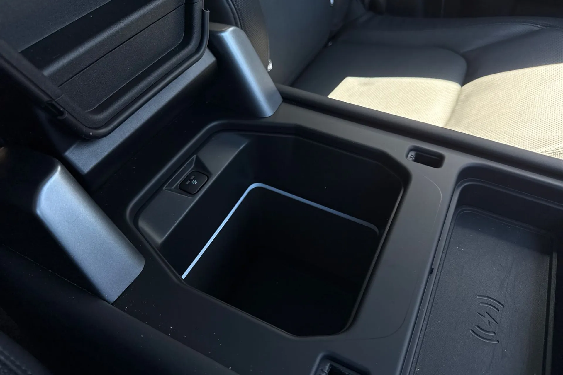 LAND ROVER DEFENDER thumbnail image number 40