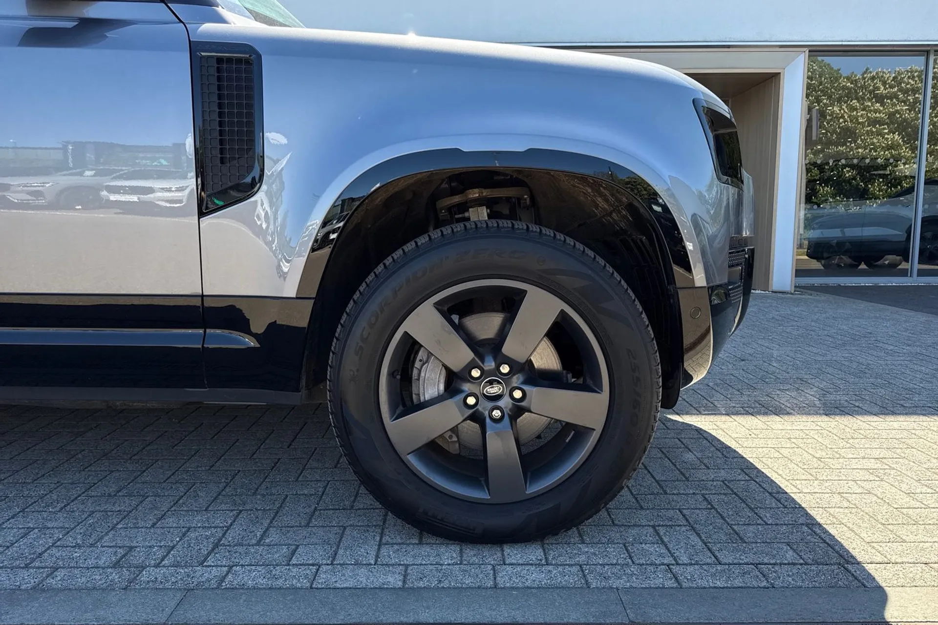 LAND ROVER DEFENDER thumbnail image number 14