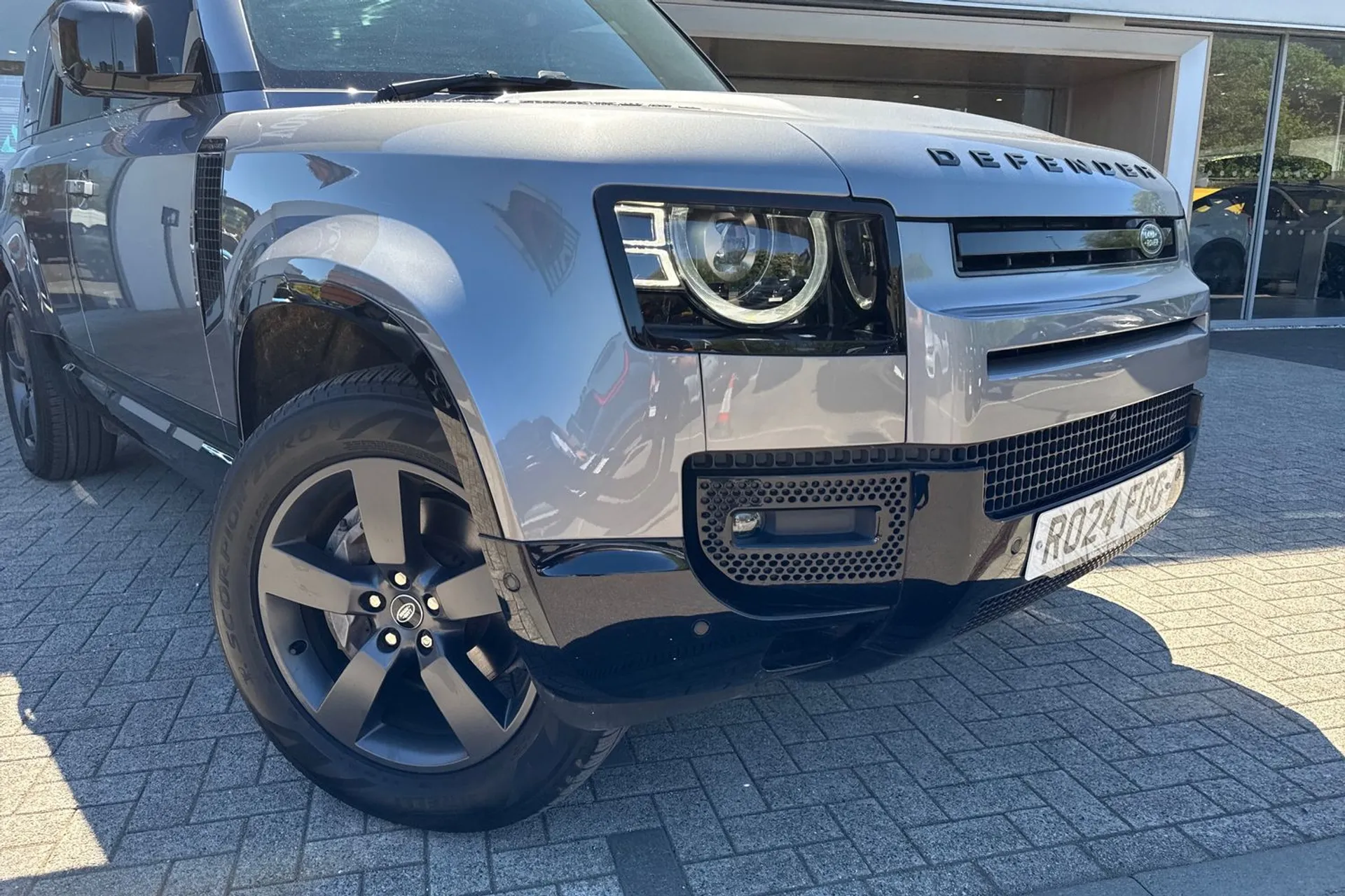 LAND ROVER DEFENDER thumbnail image number 7