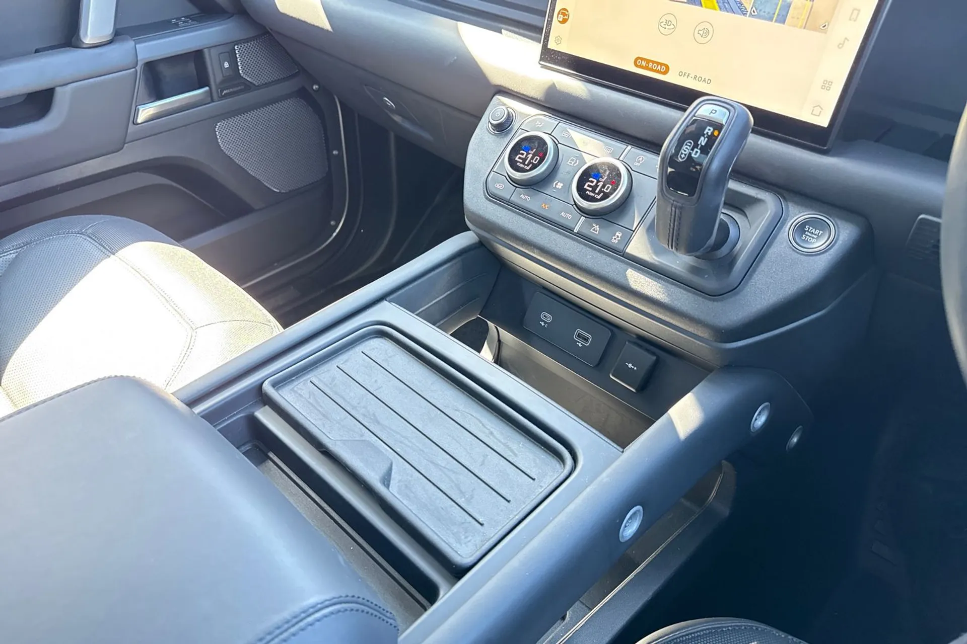 LAND ROVER DEFENDER thumbnail image number 42