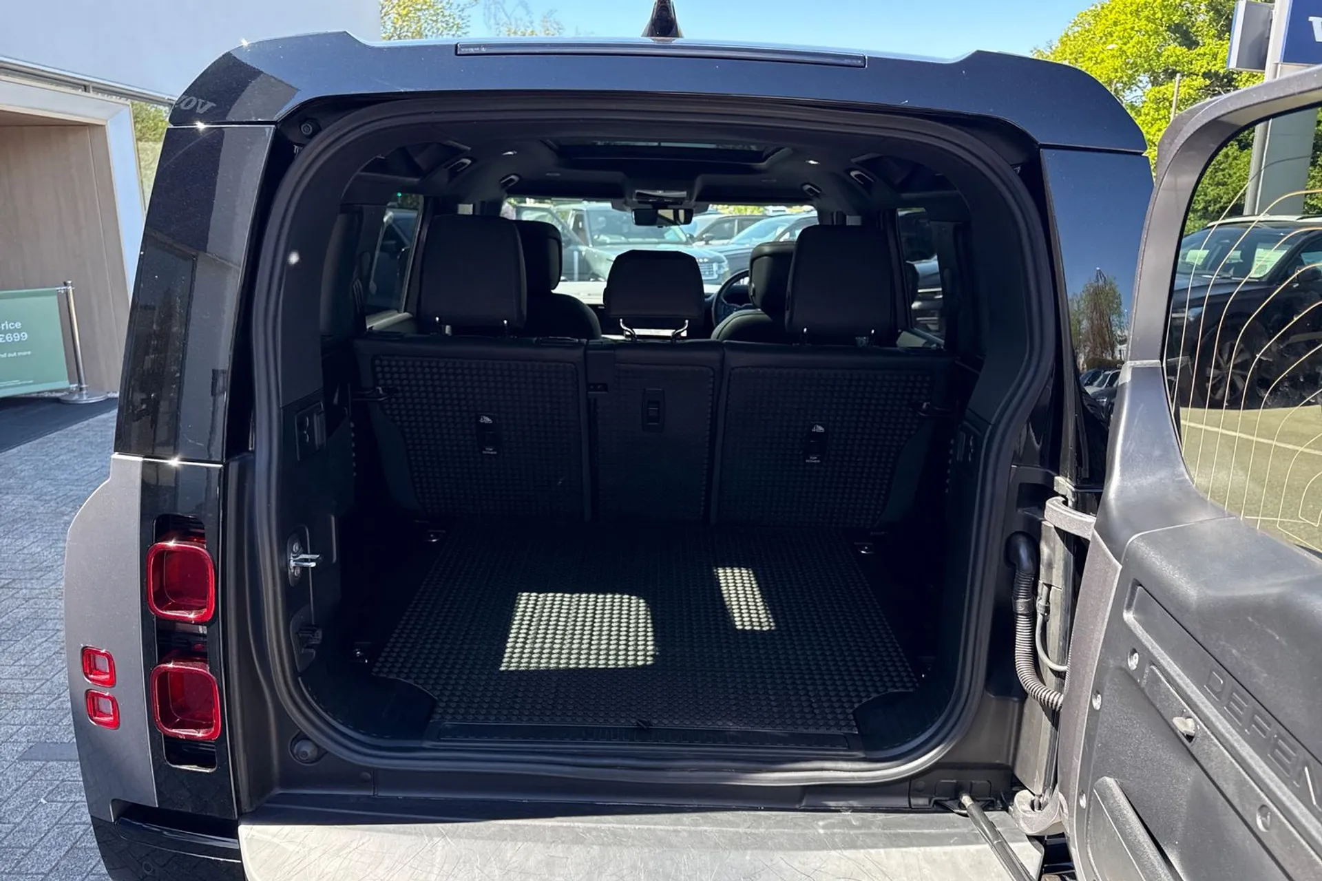 LAND ROVER DEFENDER thumbnail image number 20