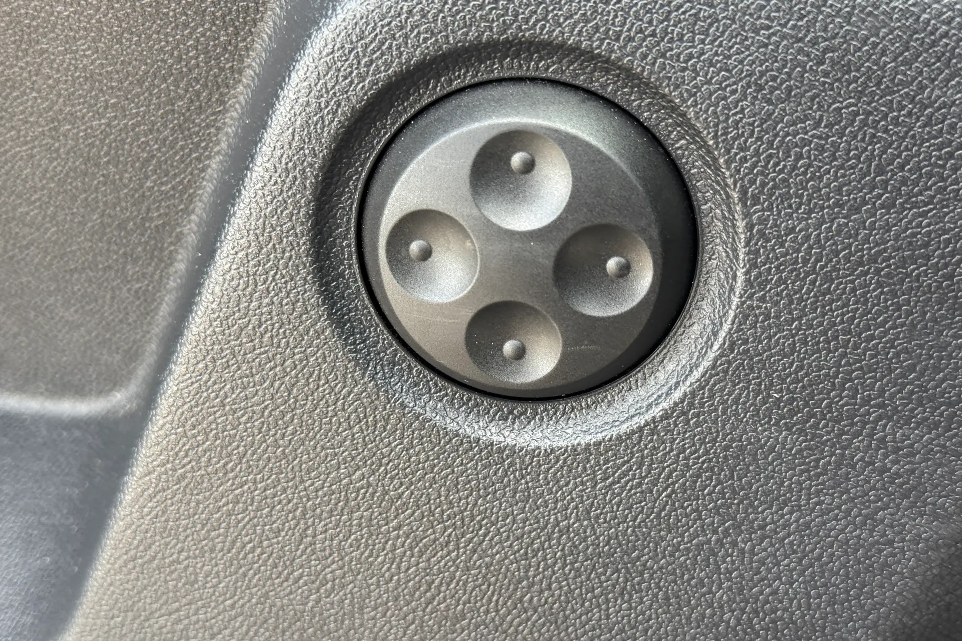 Audi Q2 thumbnail image number 30