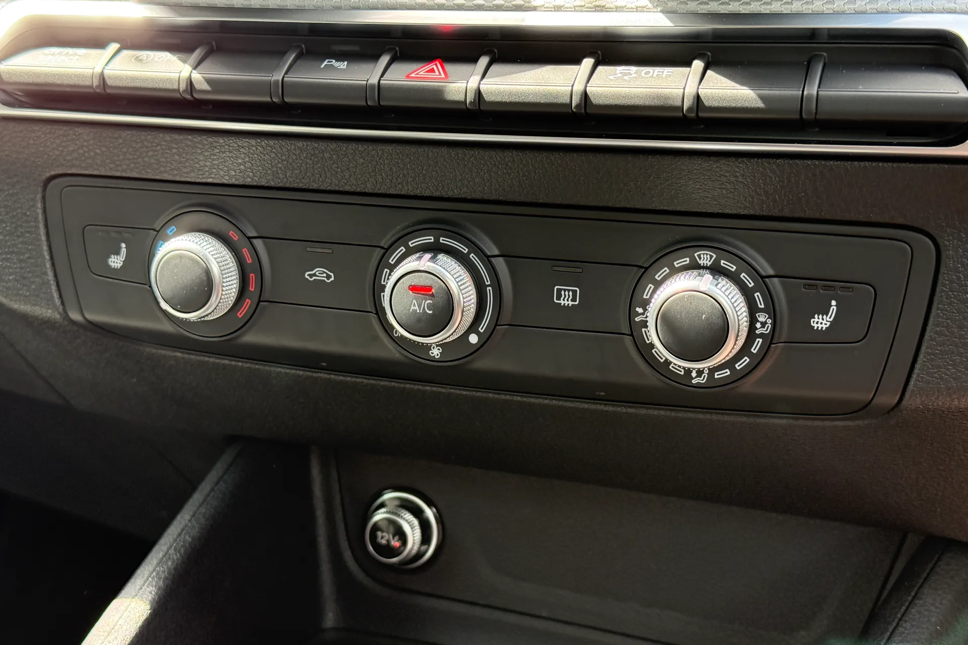 Audi Q2 thumbnail image number 15