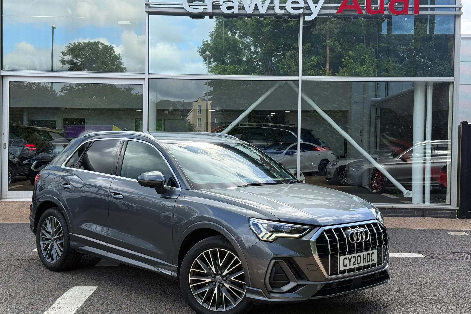 Audi Q3 focused image