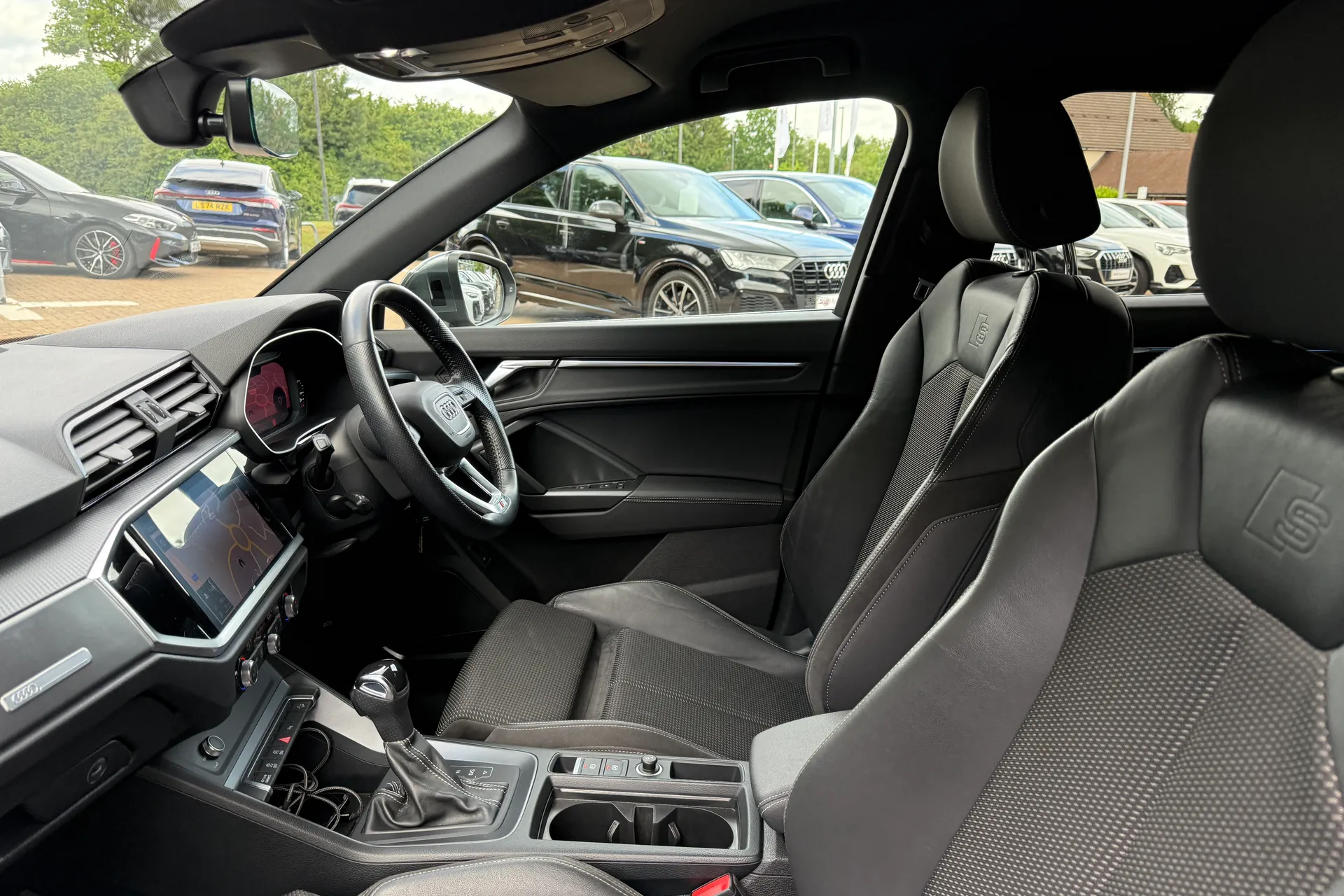 Audi Q3 thumbnail image number 55