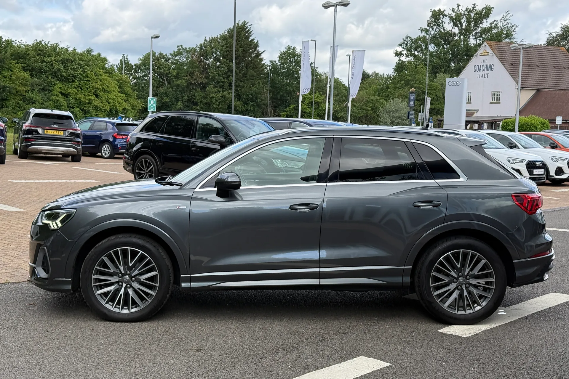 Audi Q3 thumbnail image number 49