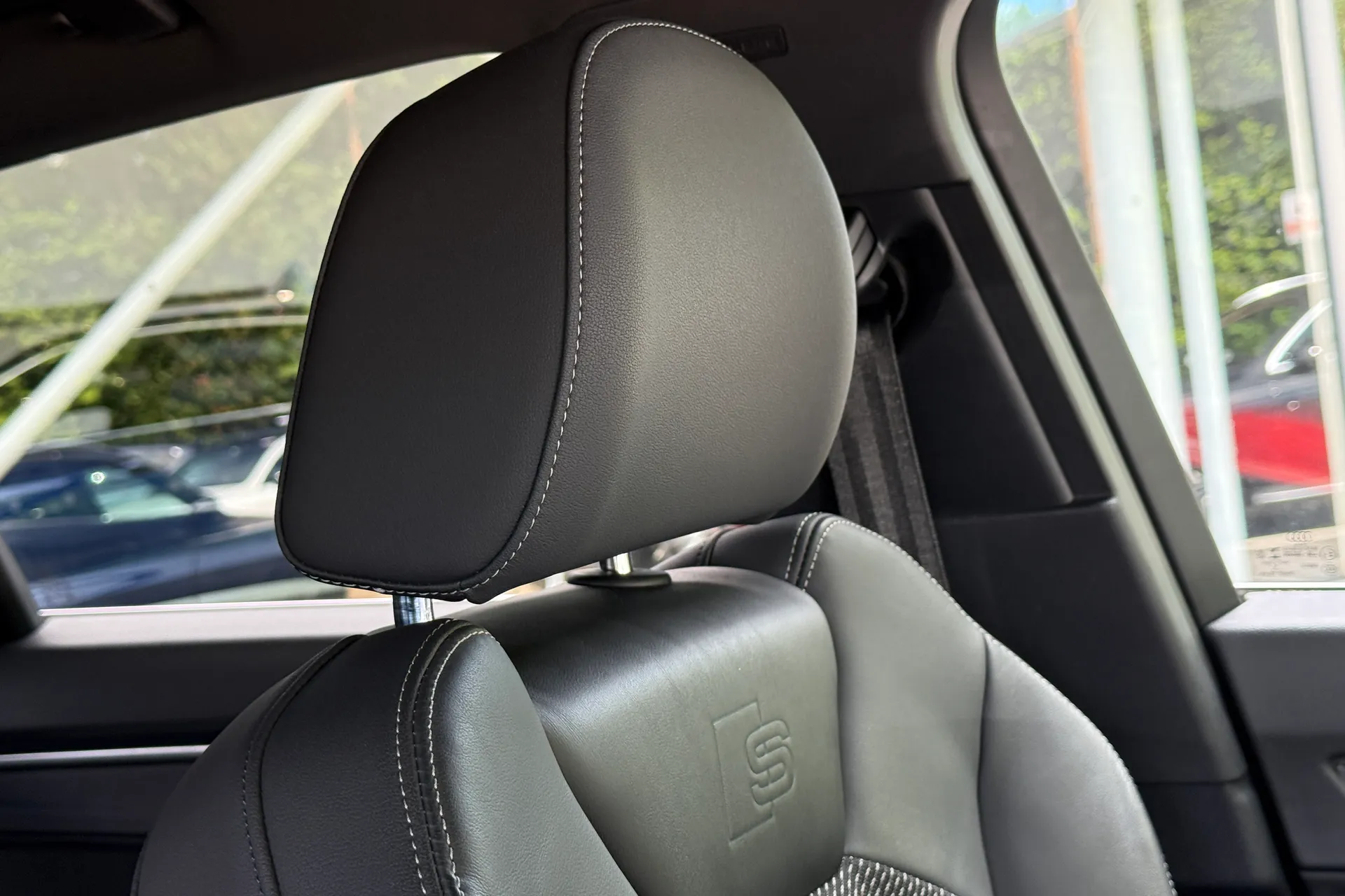 Audi Q3 thumbnail image number 28
