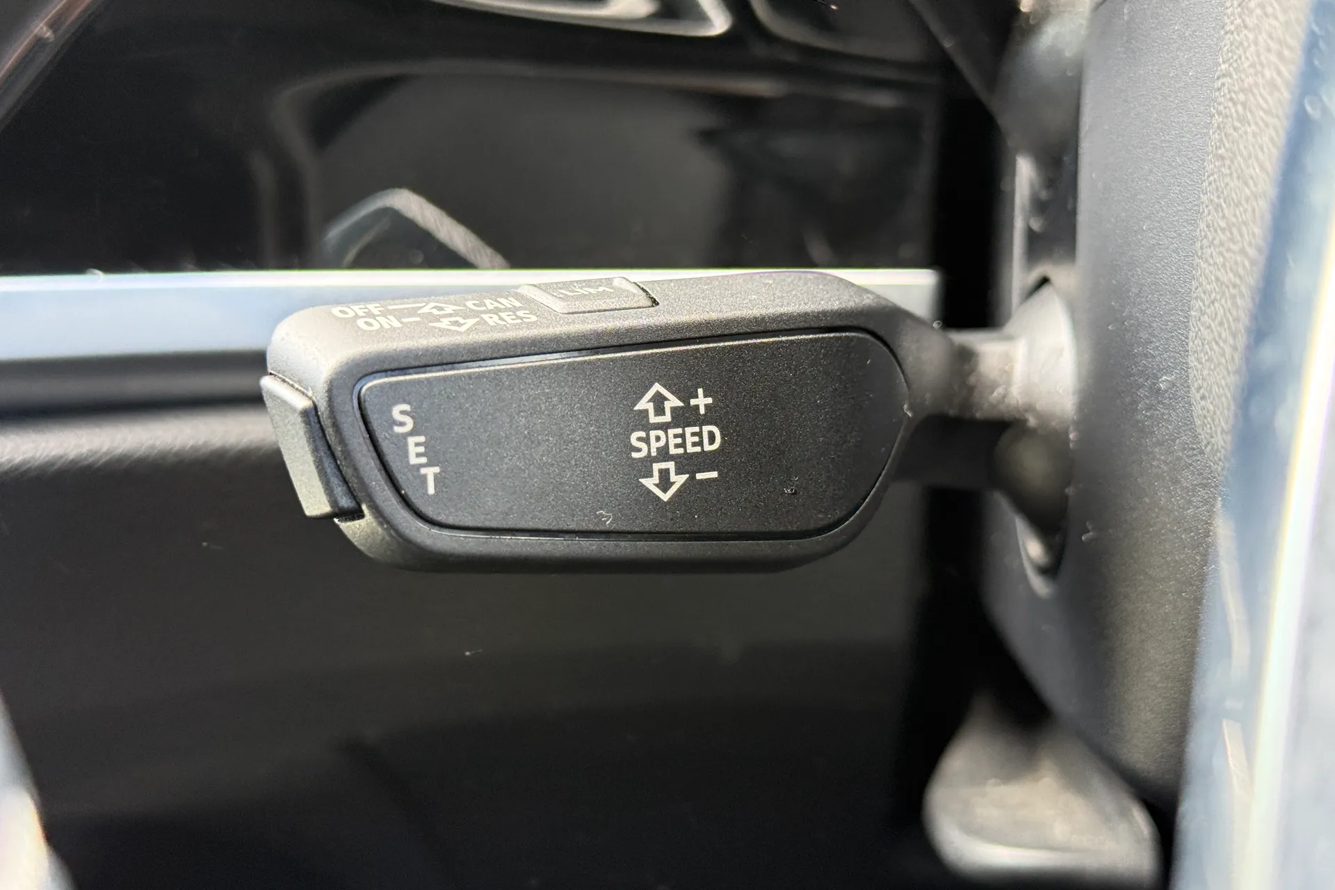 Audi Q3 thumbnail image number 21