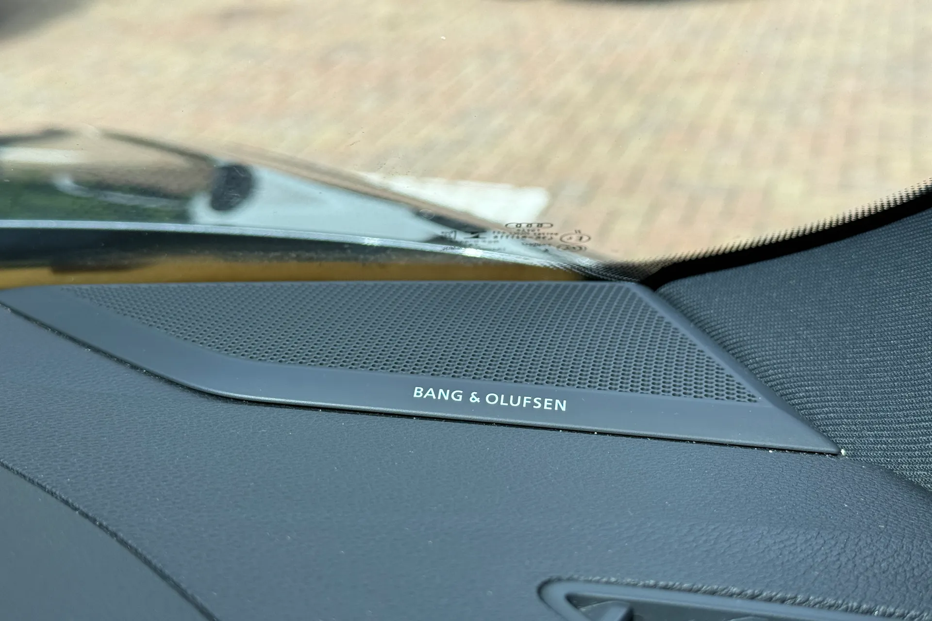 Audi Q3 thumbnail image number 16