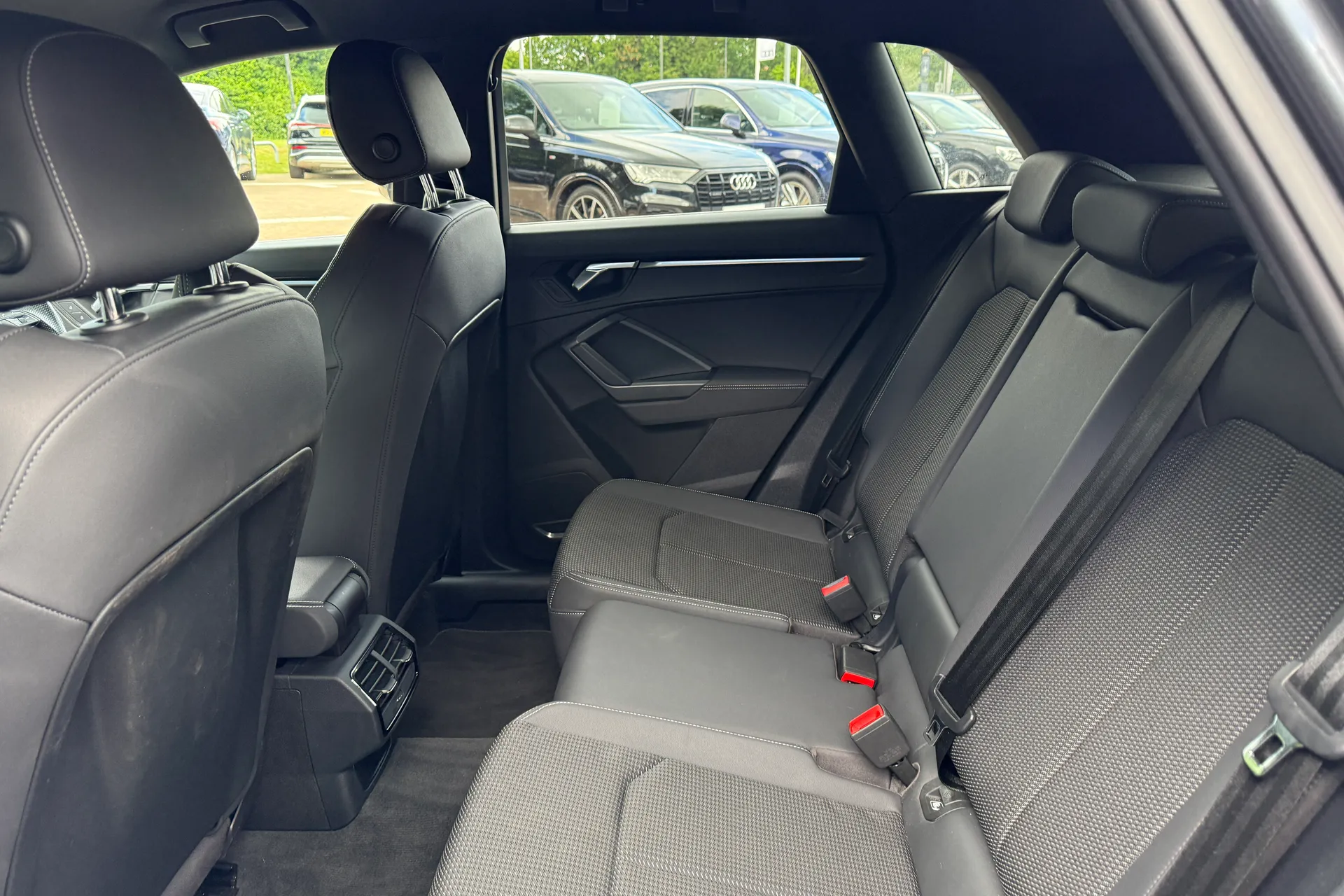 Audi Q3 thumbnail image number 52