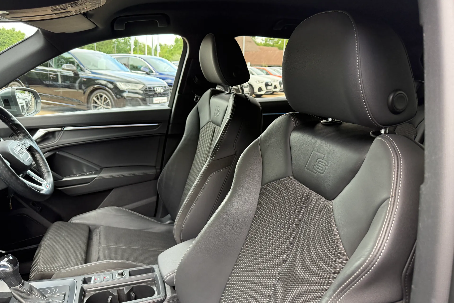 Audi Q3 thumbnail image number 54