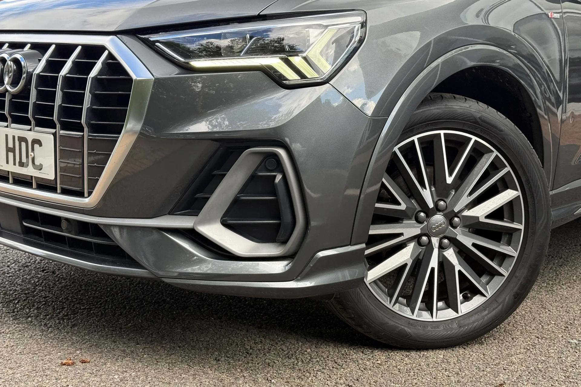Audi Q3 thumbnail image number 57