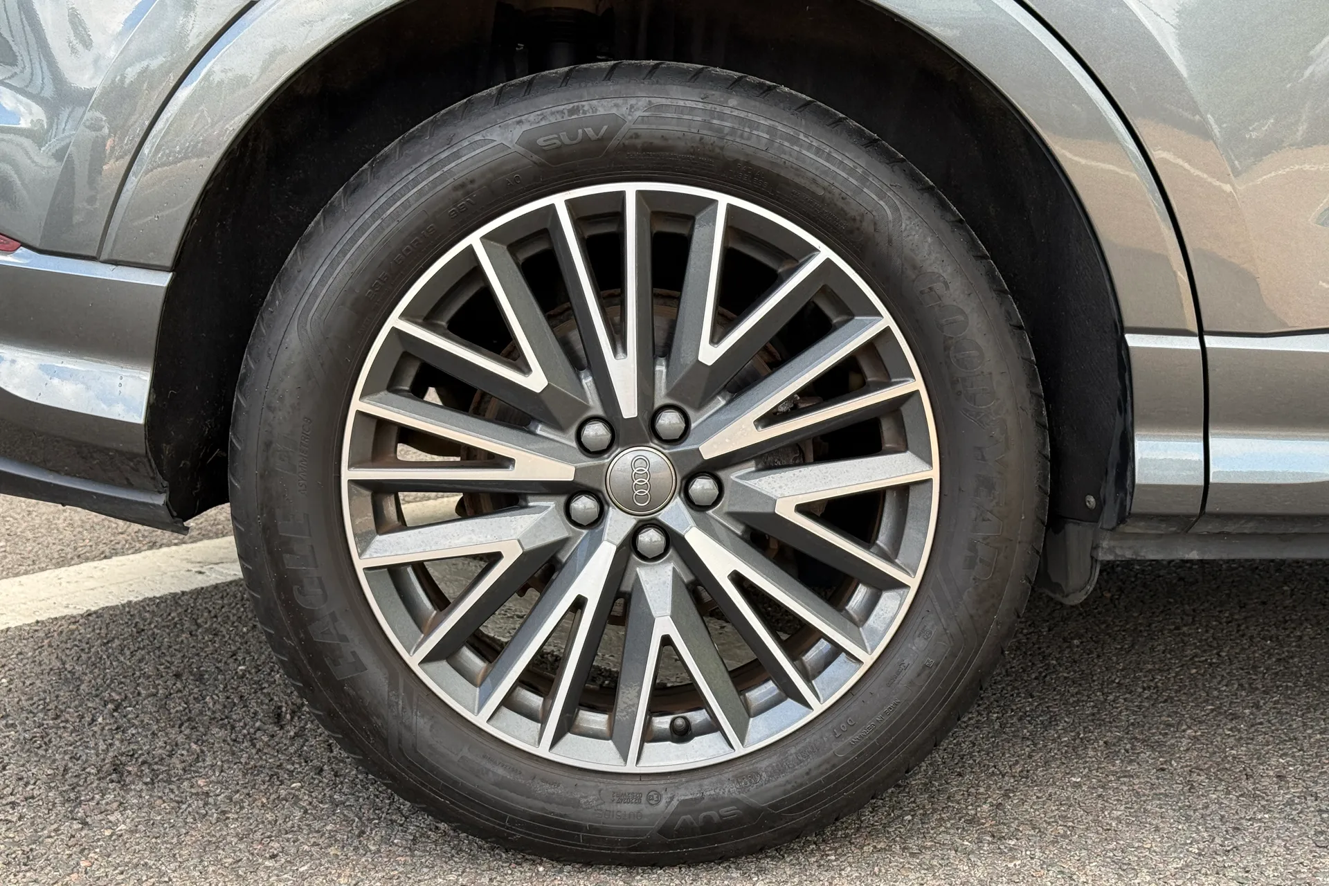 Audi Q3 thumbnail image number 33