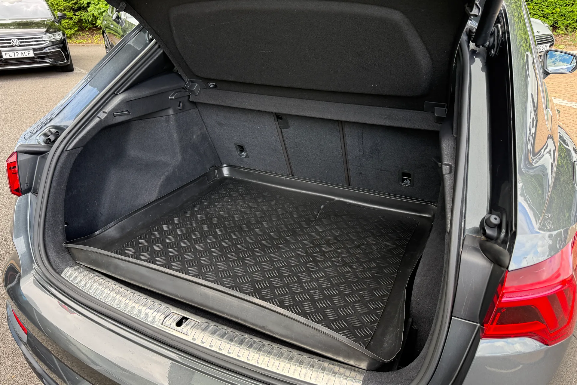 Audi Q3 thumbnail image number 43