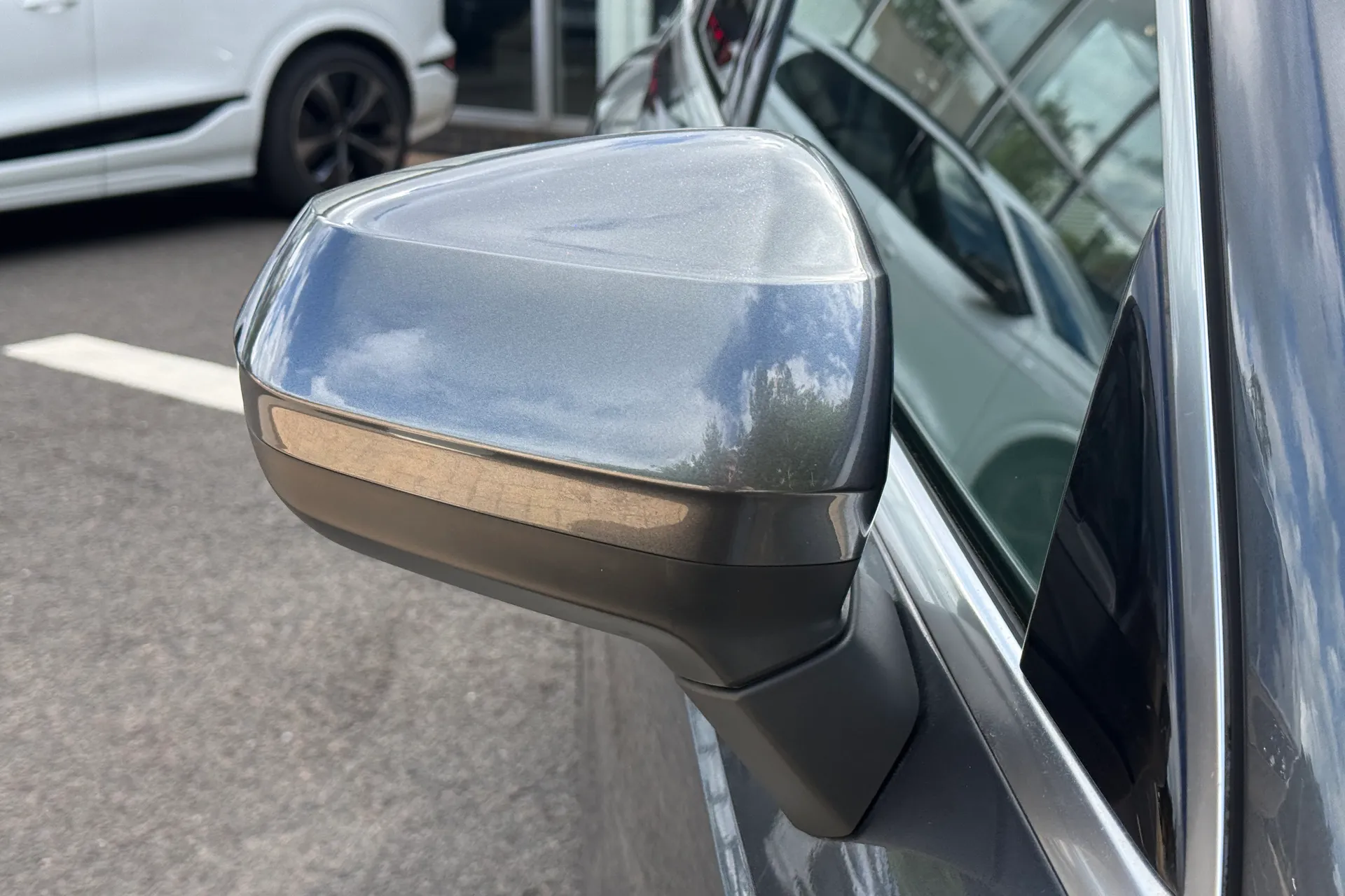 Audi Q3 thumbnail image number 14
