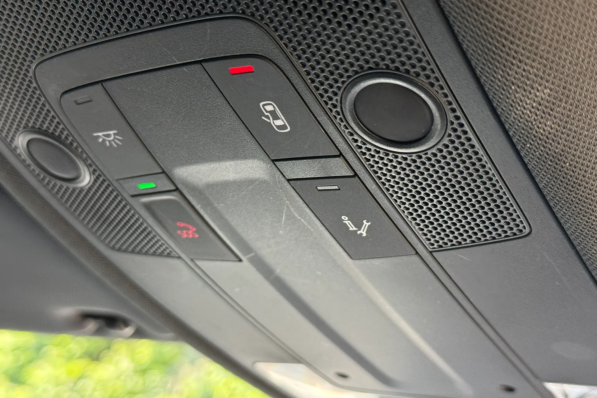 Audi Q3 thumbnail image number 20