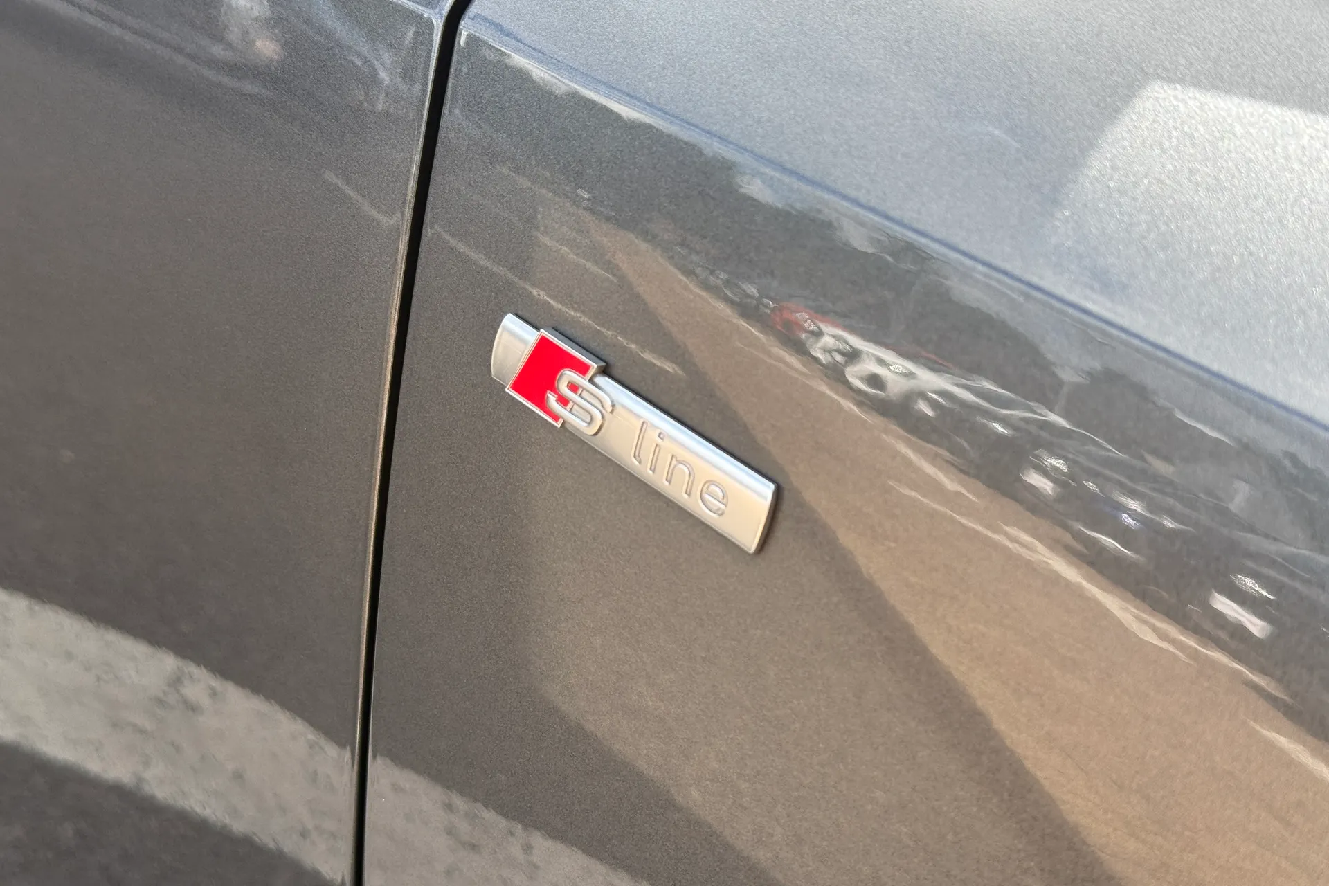 Audi Q3 thumbnail image number 13